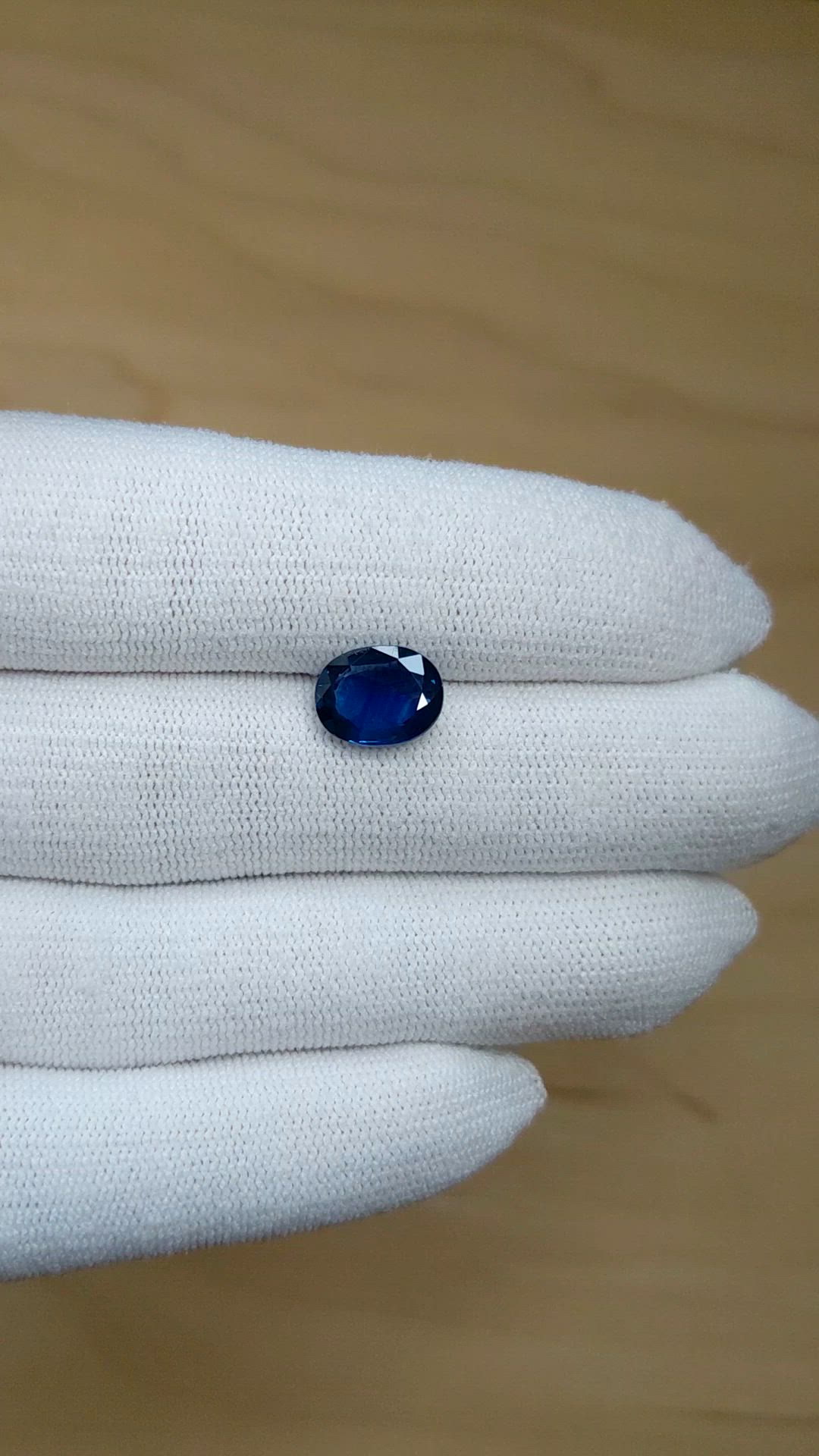 3.21 Ct. Blue Sapphire from Ceylon (Sri Lanka) Size Video
