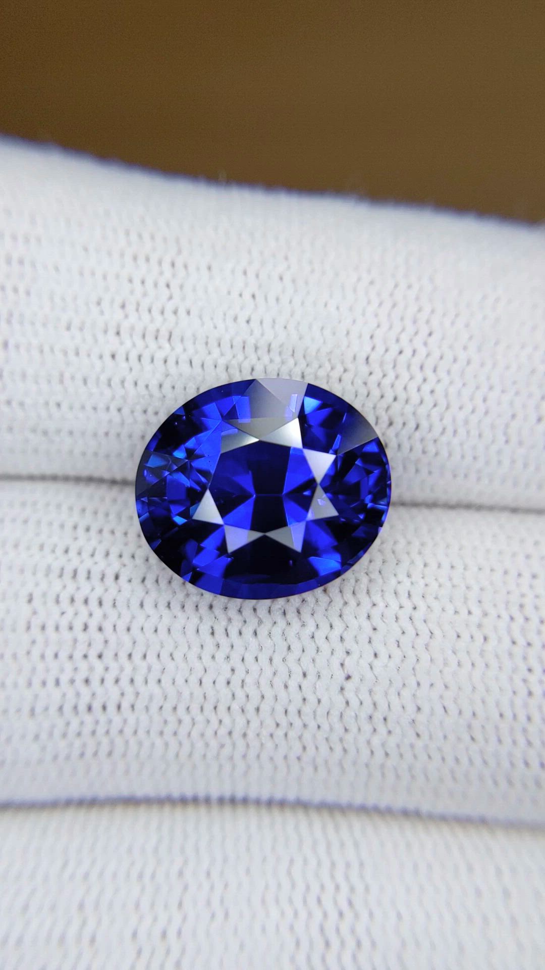10.03 Ct. Blue Sapphire from Ceylon (Sri Lanka) Size Video