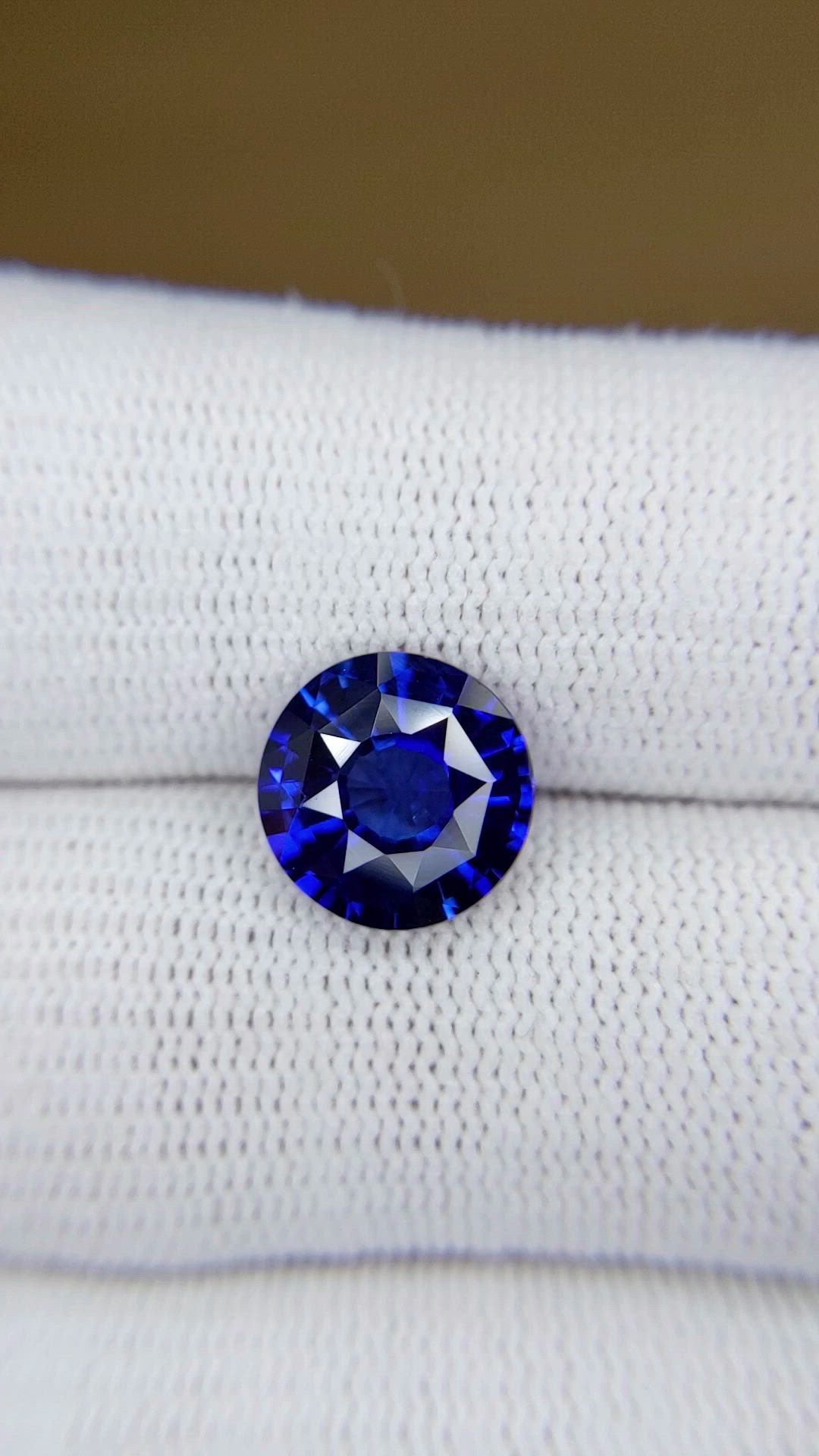 4.25 Ct. Blue Sapphire from Ceylon (Sri Lanka) Size Video