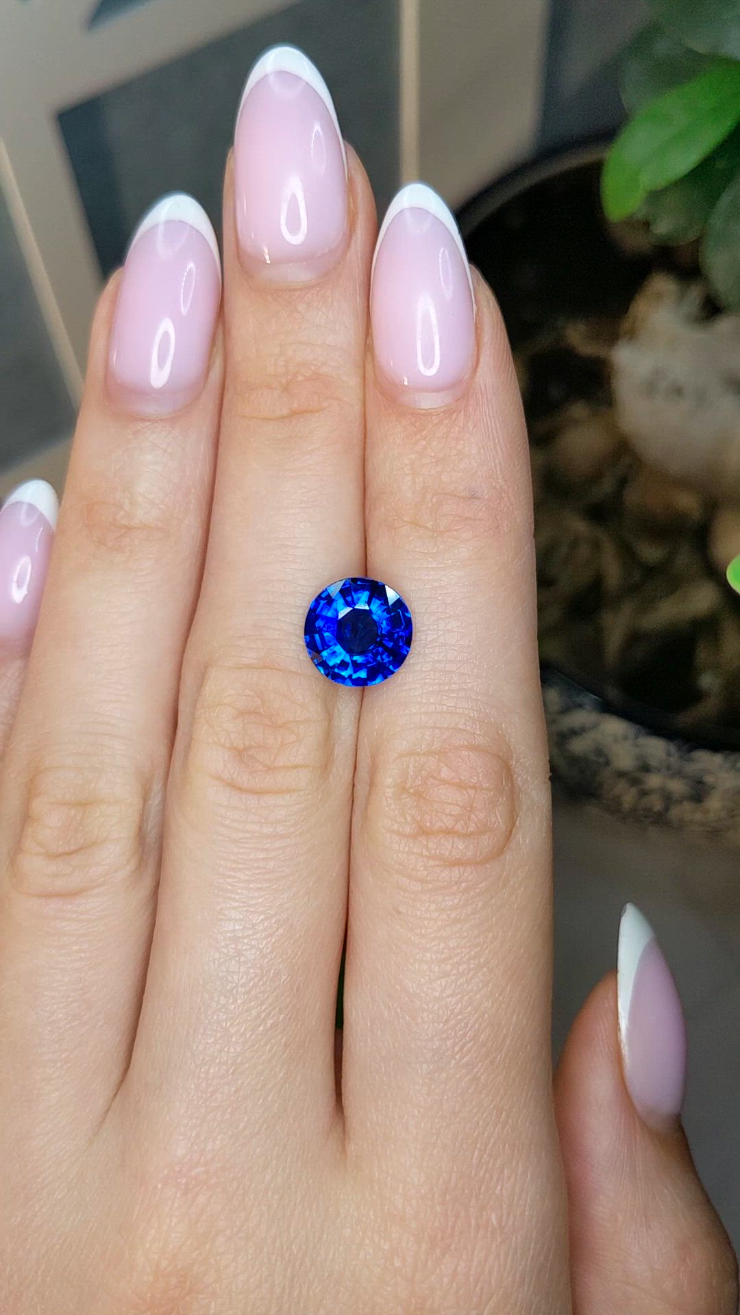 4.25 Ct. Blue Sapphire from Ceylon (Sri Lanka) Size Video