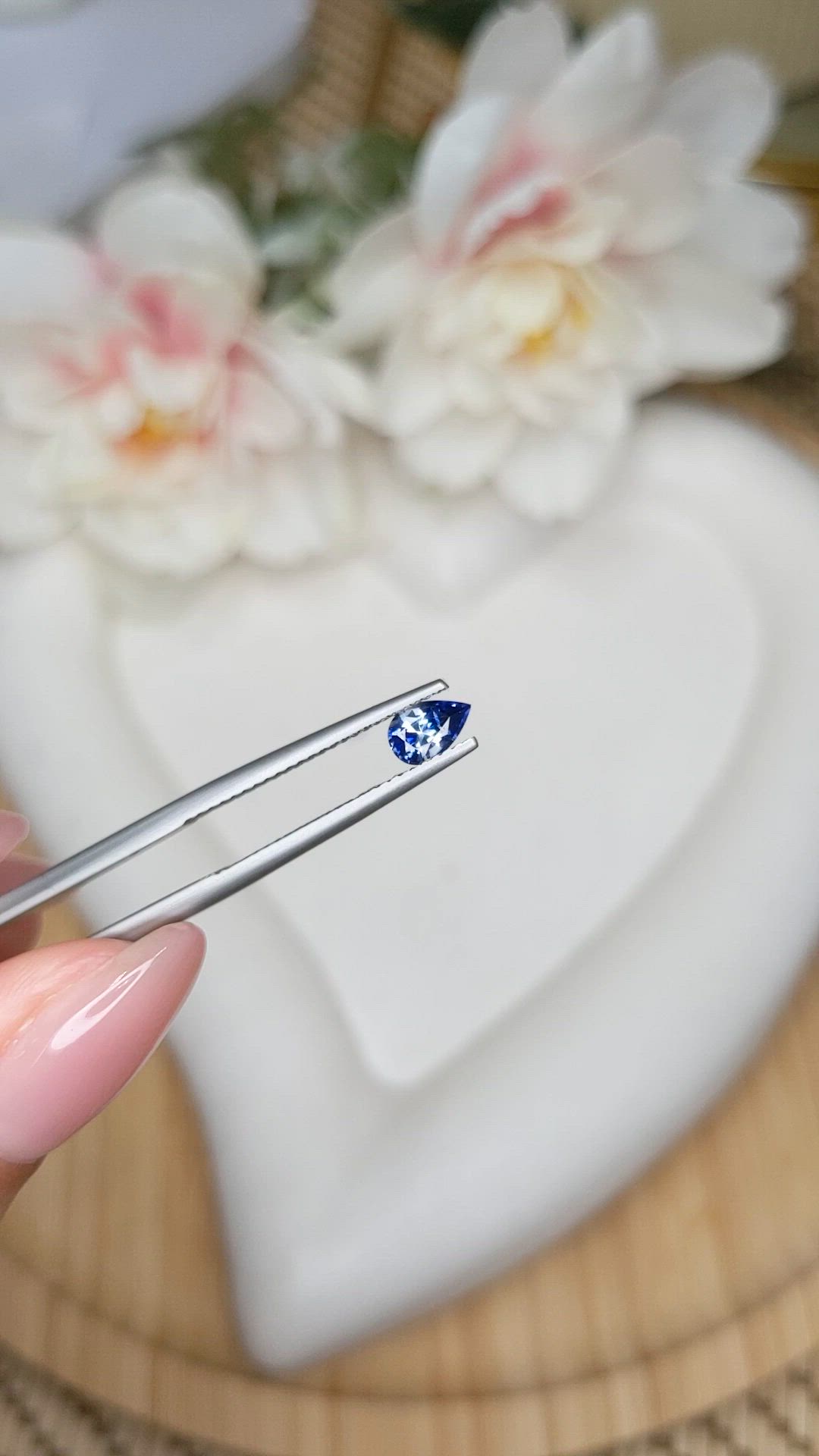 0.50 Ct. Bi Color / Parti Sapphire from Ceylon (Sri Lanka) Size Video