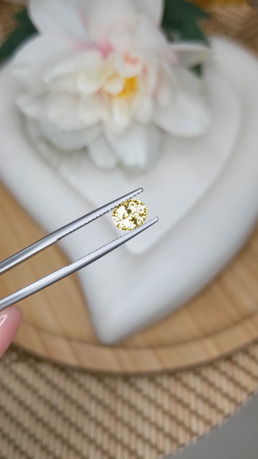 1.57 Ct. Yellow Sapphire from Ceylon (Sri Lanka) Size Video