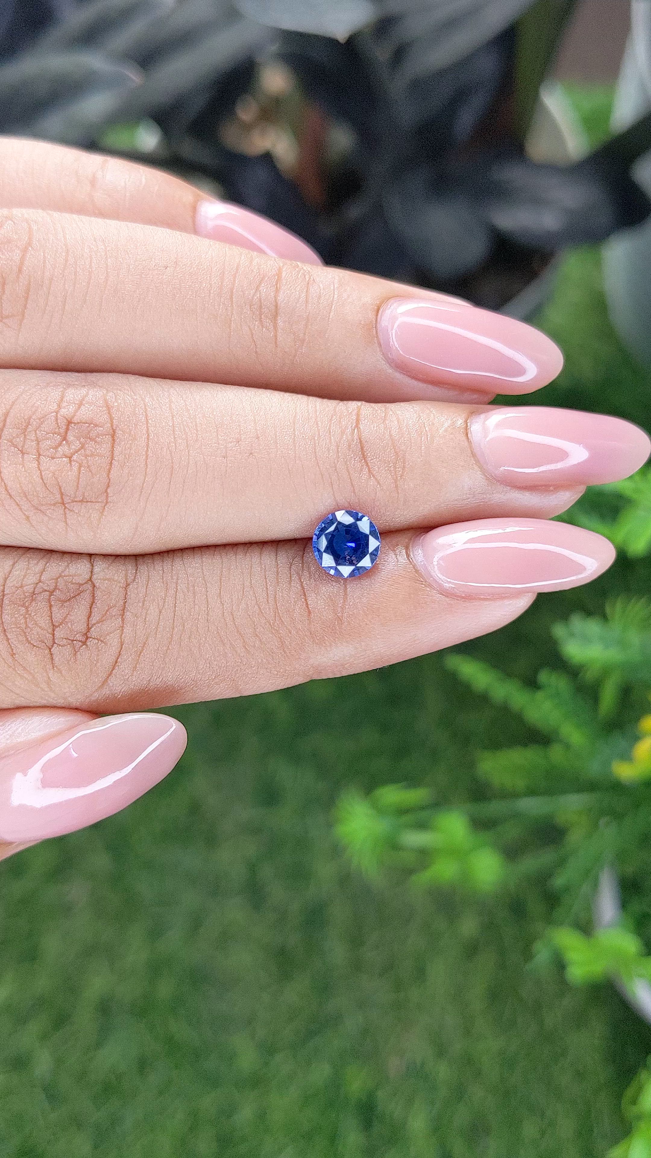 1.00 Ct. Blue Sapphire from Ceylon (Sri Lanka) Size Video