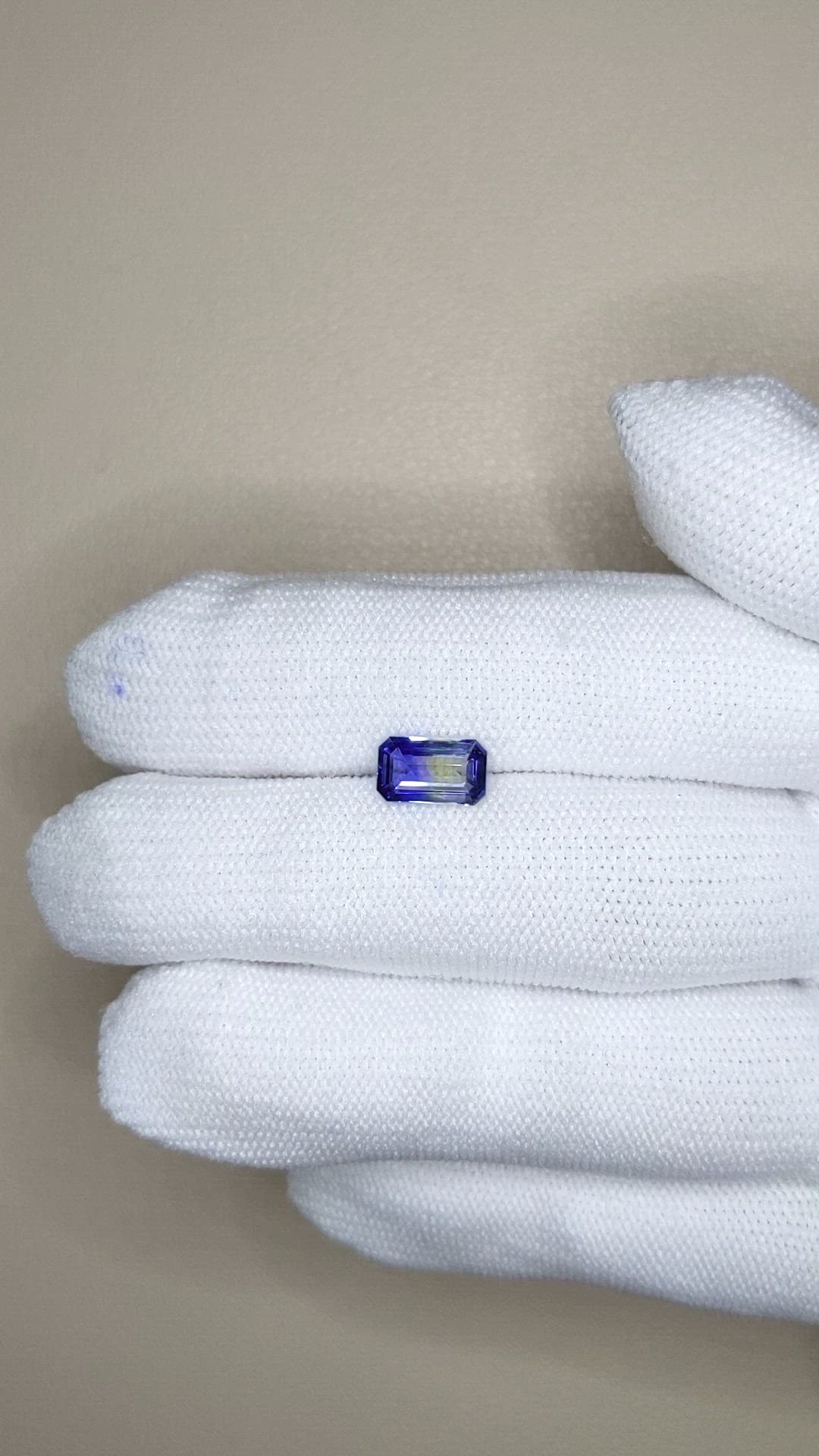 1.64 Ct. Bi Color / Parti Sapphire from Ceylon (Sri Lanka) Size Video