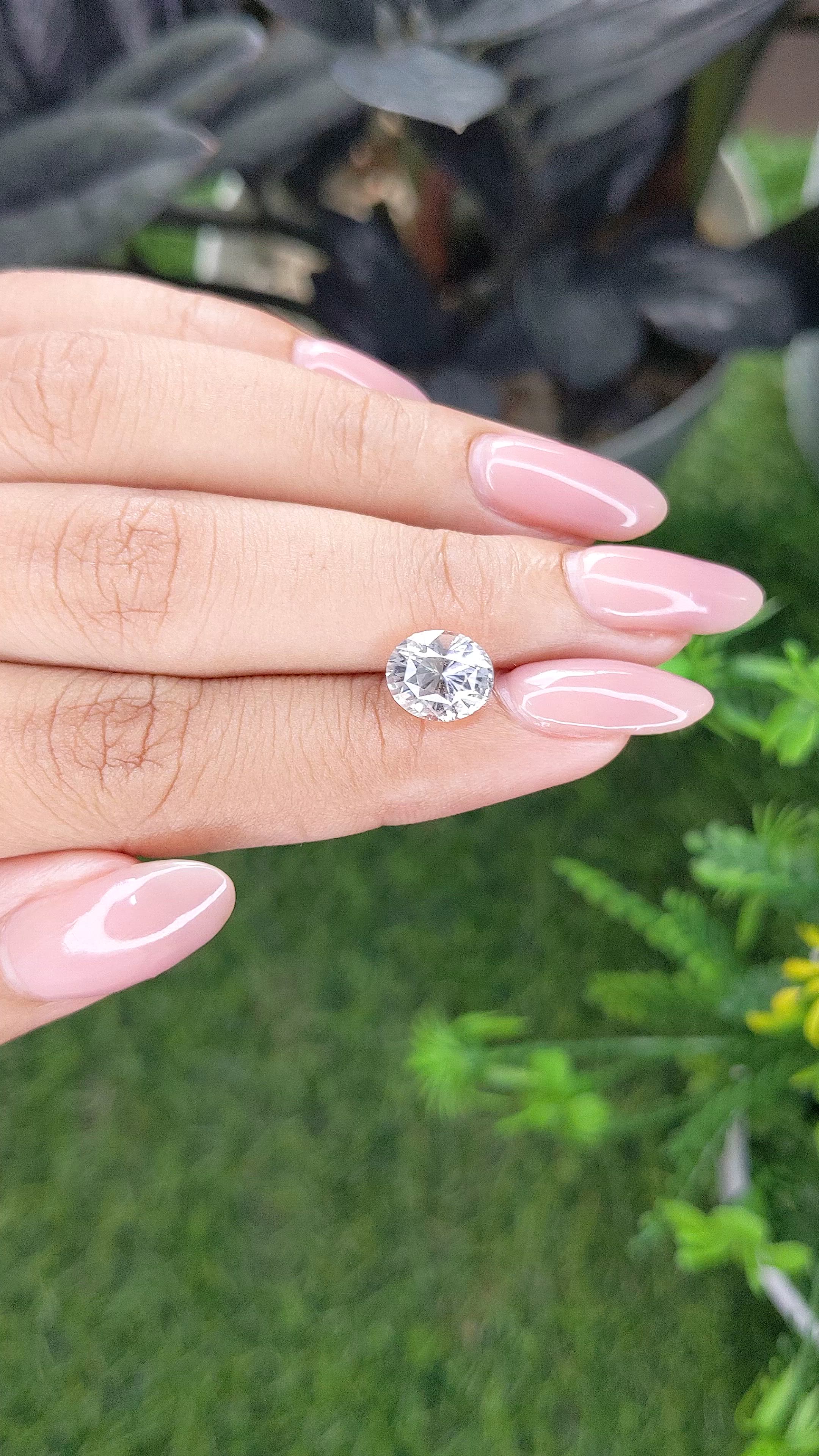 3.01 Ct. White Sapphire from Ceylon (Sri Lanka) Size Video