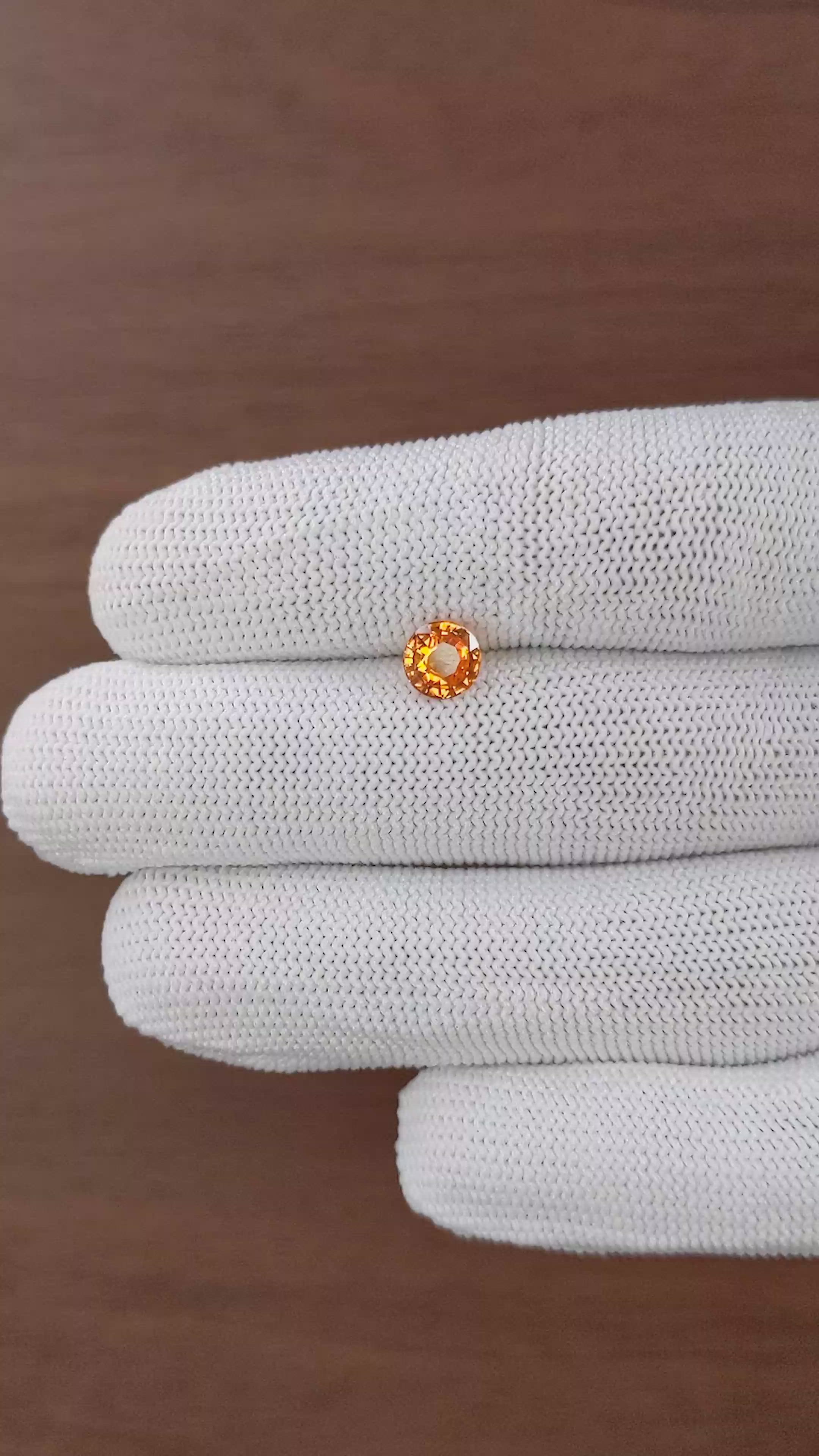 1.08 Ct. Yellowish Orange Sapphire from Ceylon (Sri Lanka) Size Video
