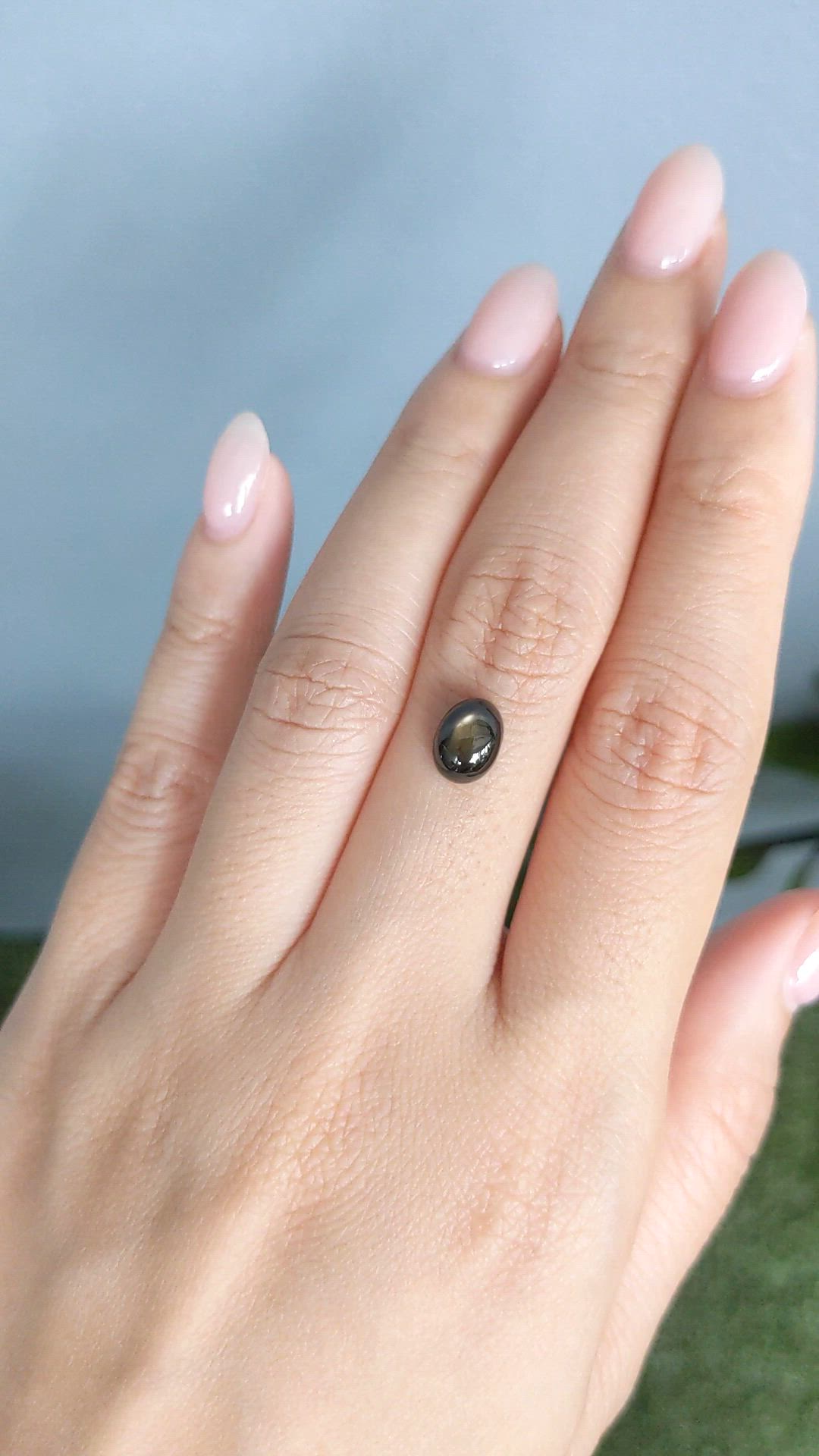 2.55 Ct. Black Star Sapphire from Ceylon (Sri Lanka) Size Video