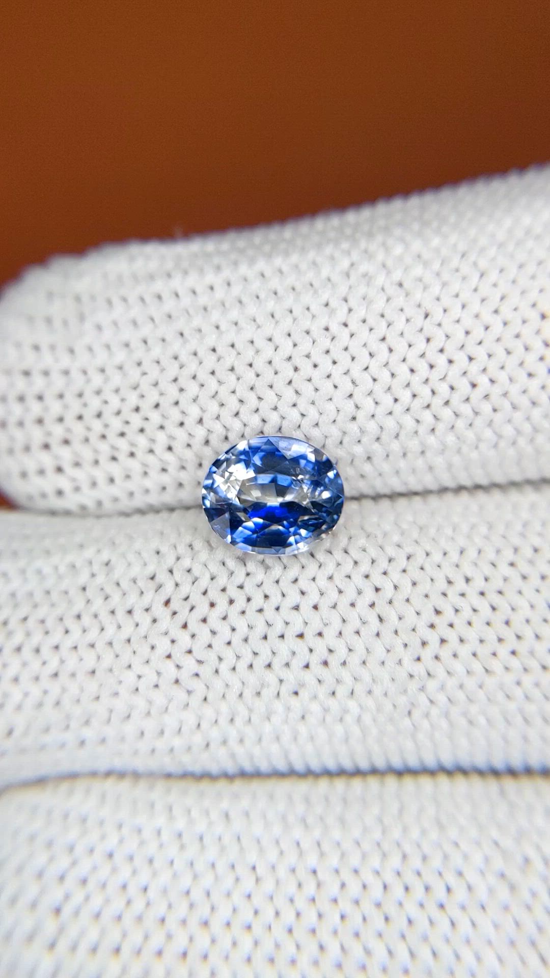 2.04 Ct. Bi Color / Parti Sapphire from Ceylon (Sri Lanka) Size Video