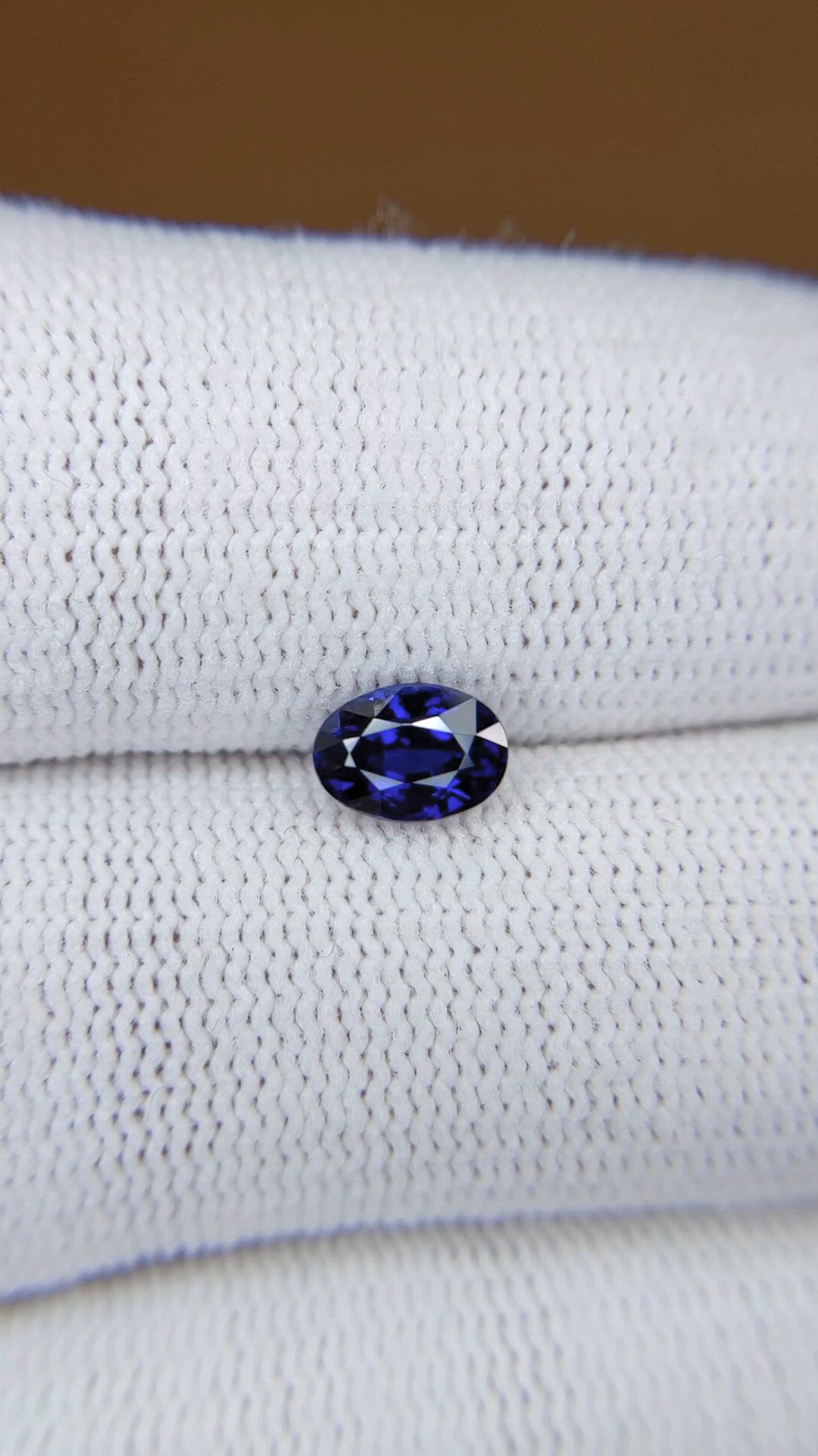 1.01 Ct. Blue Sapphire from Ceylon (Sri Lanka) Size Video