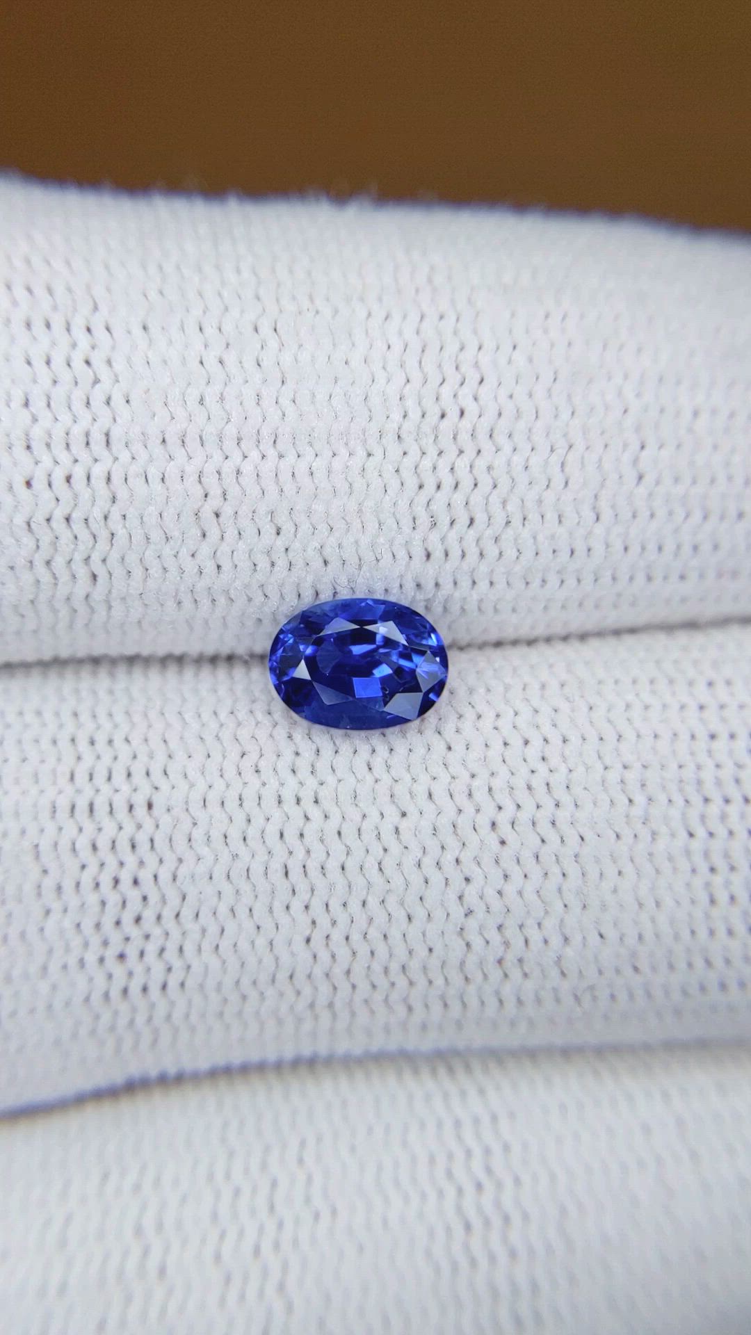 1.14 Ct. Blue Sapphire from Ceylon (Sri Lanka) Size Video