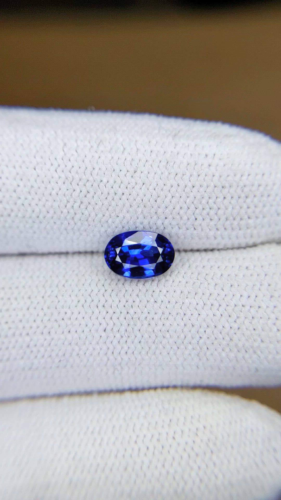 1.24 Ct. Blue Sapphire from Ceylon (Sri Lanka) Size Video