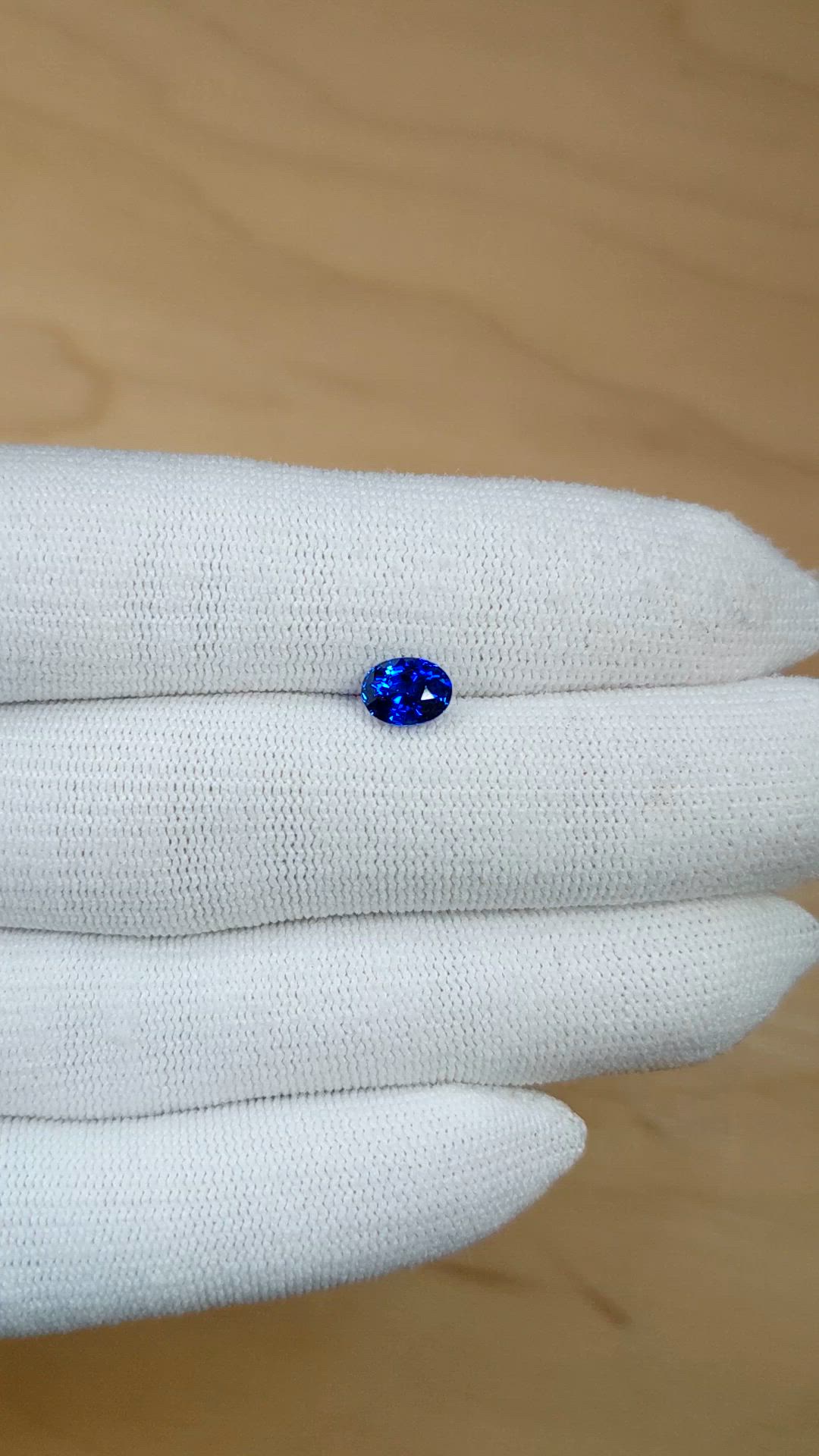 1.26 Ct. Blue Sapphire from Ceylon (Sri Lanka) Size Video