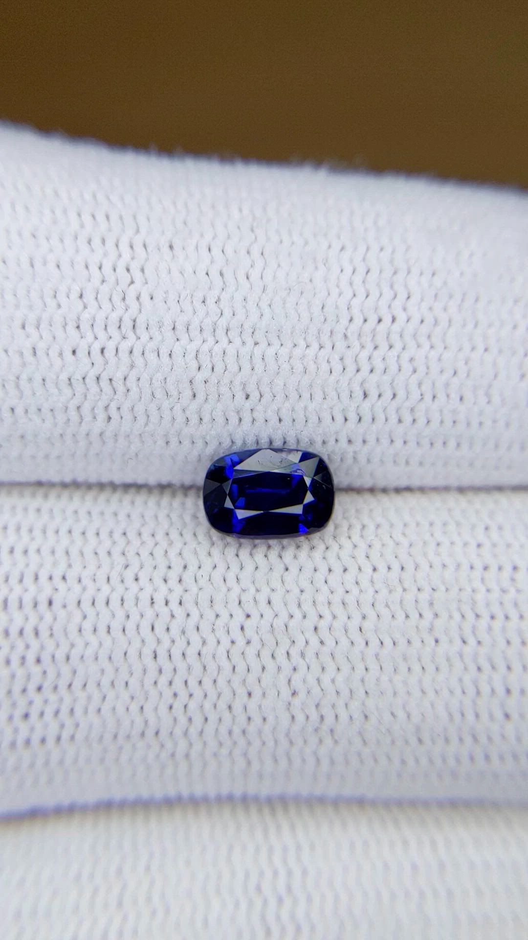 1.38 Ct. Blue Sapphire from Ceylon (Sri Lanka) Size Video