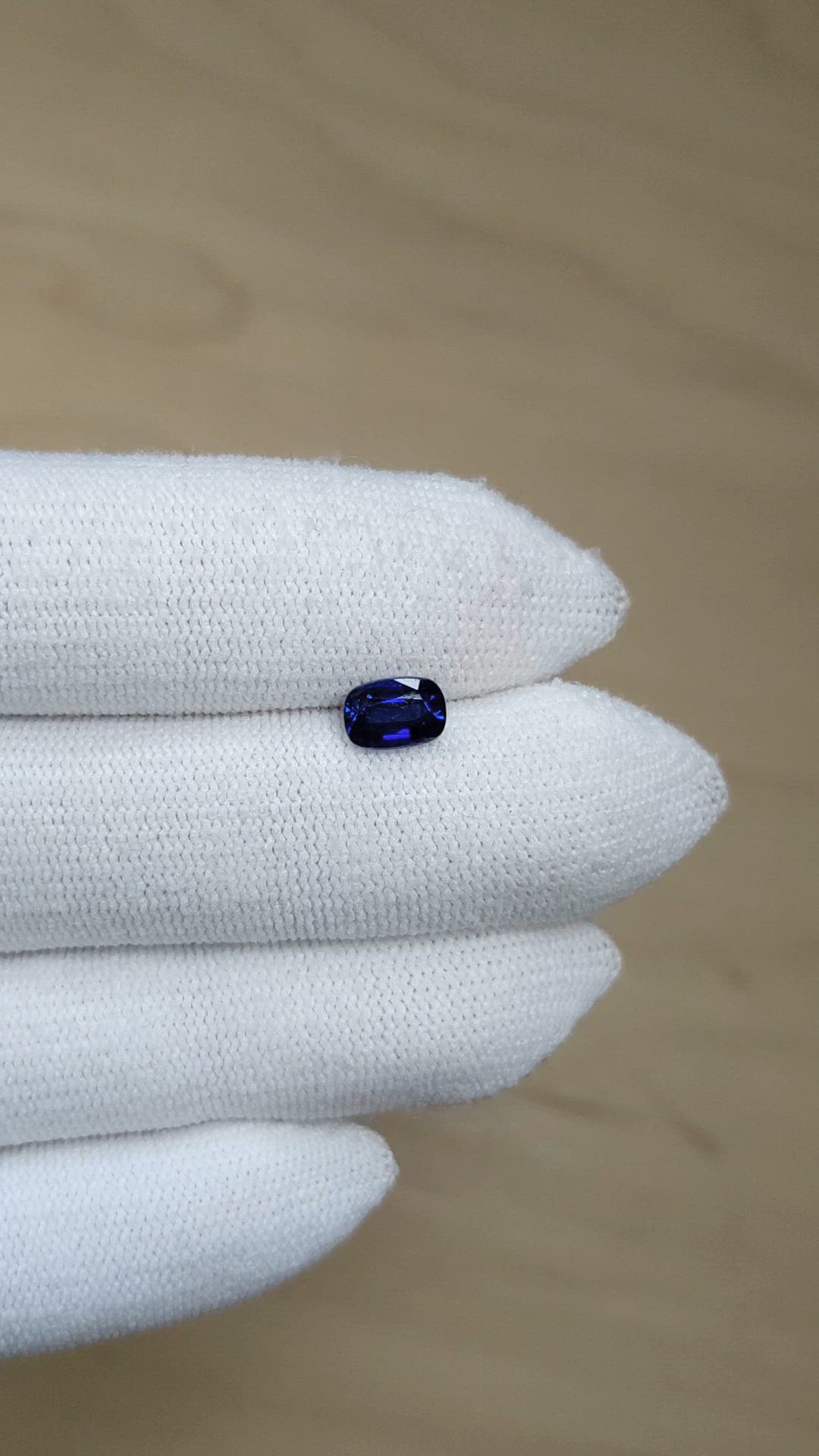 1.38 Ct. Blue Sapphire from Ceylon (Sri Lanka) Size Video