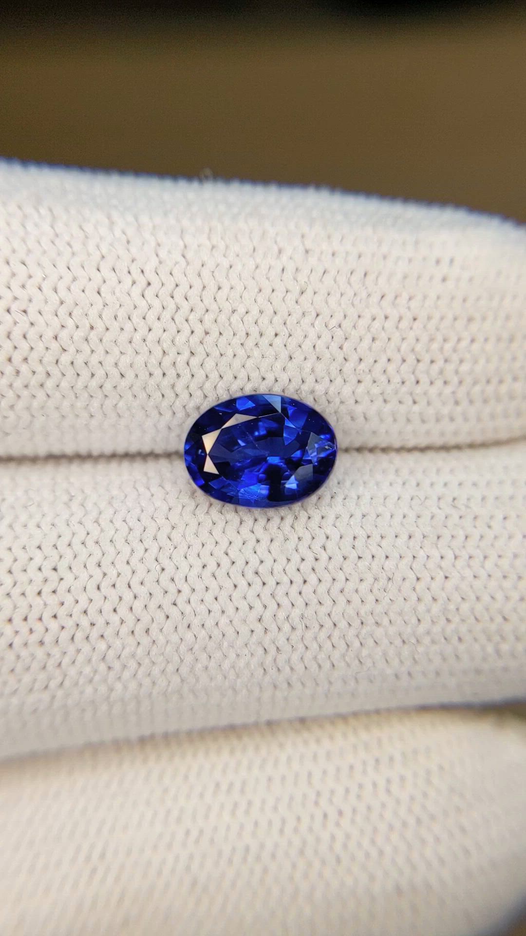 1.72 Ct. Blue Sapphire from Ceylon (Sri Lanka) Size Video