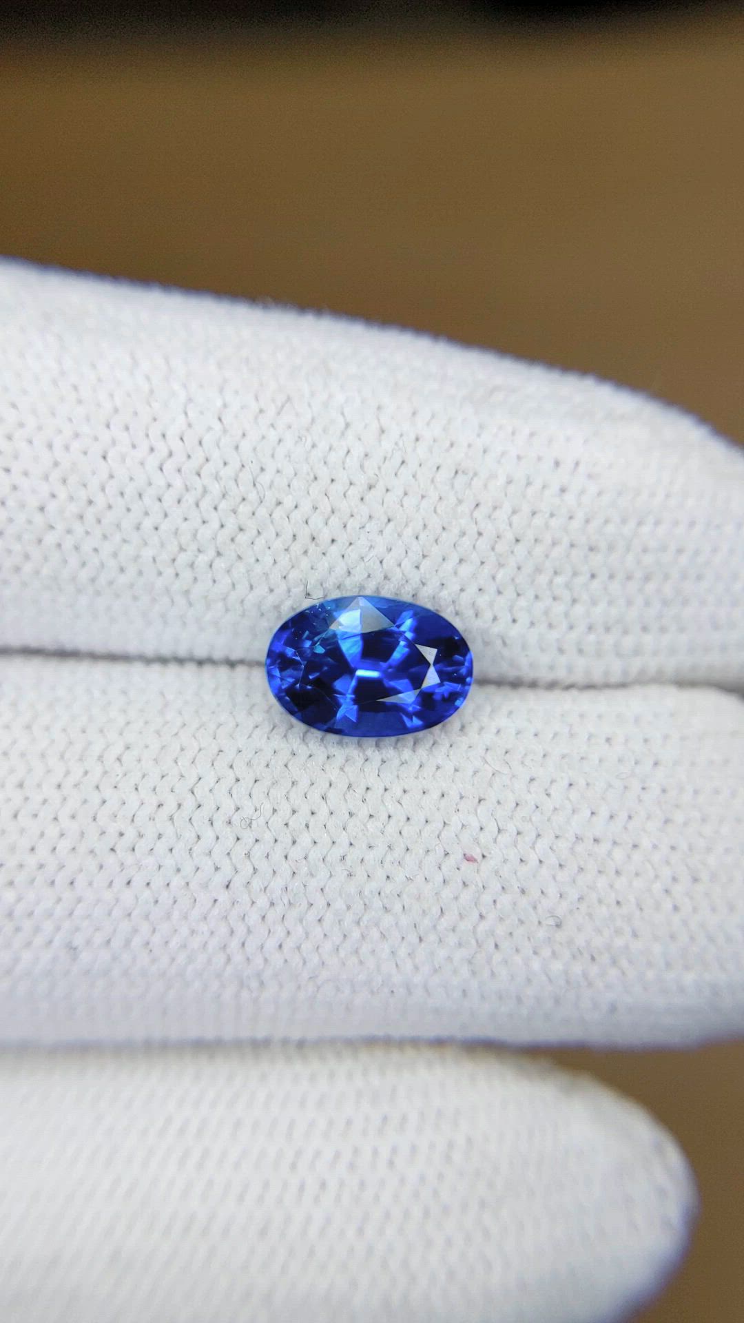 1.71 Ct. Blue Sapphire from Ceylon (Sri Lanka) Size Video