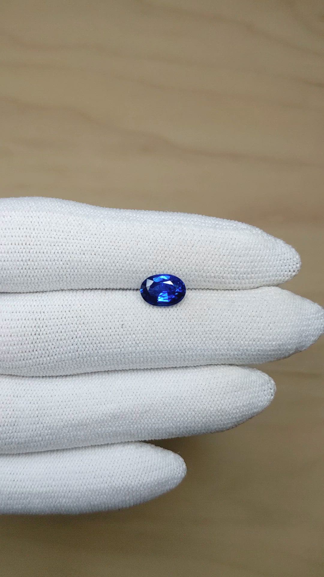1.81 Ct. Blue Sapphire from Ceylon (Sri Lanka) Size Video