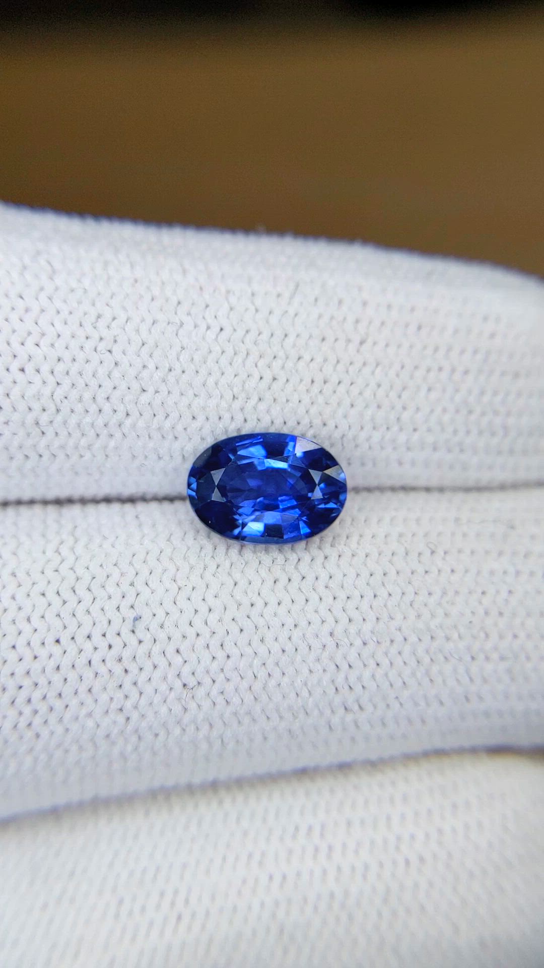 1.81 Ct. Blue Sapphire from Ceylon (Sri Lanka) Size Video