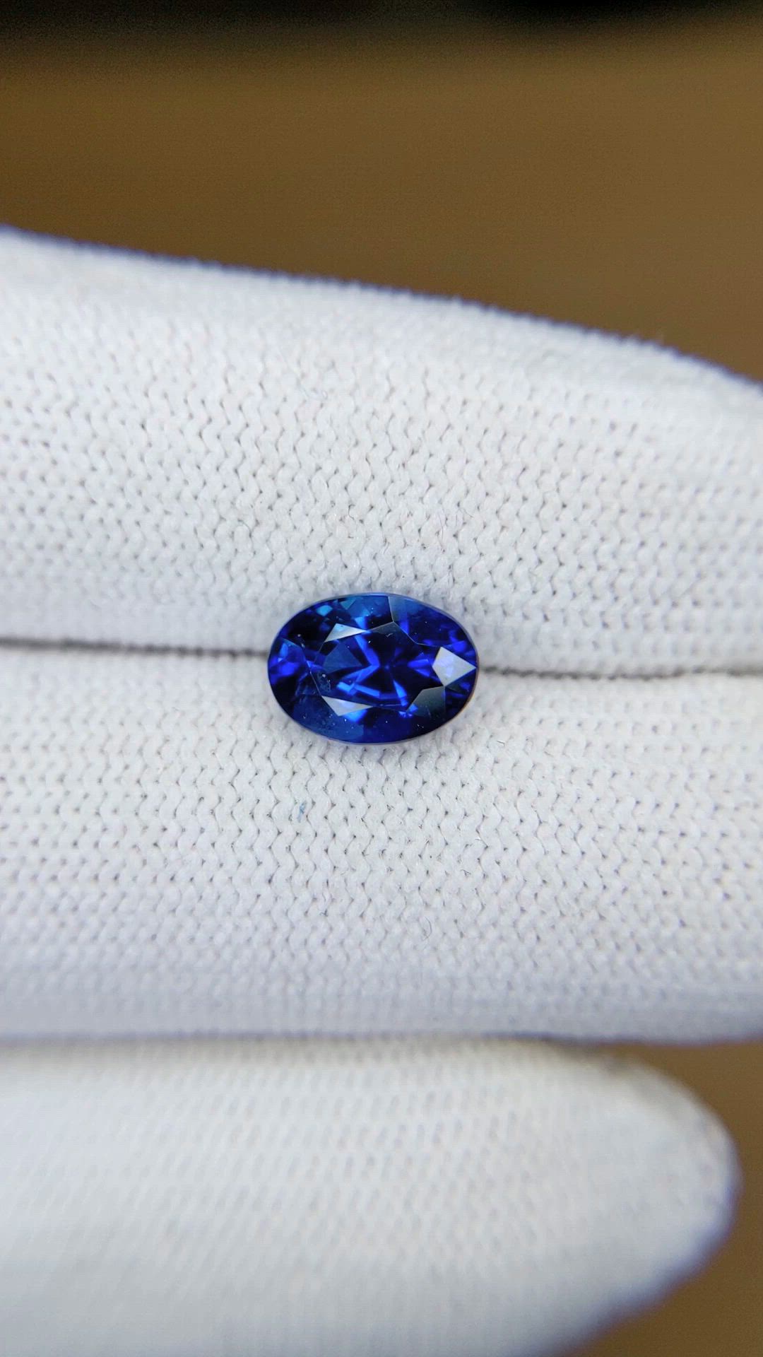 1.88 Ct. Blue Sapphire from Ceylon (Sri Lanka) Size Video