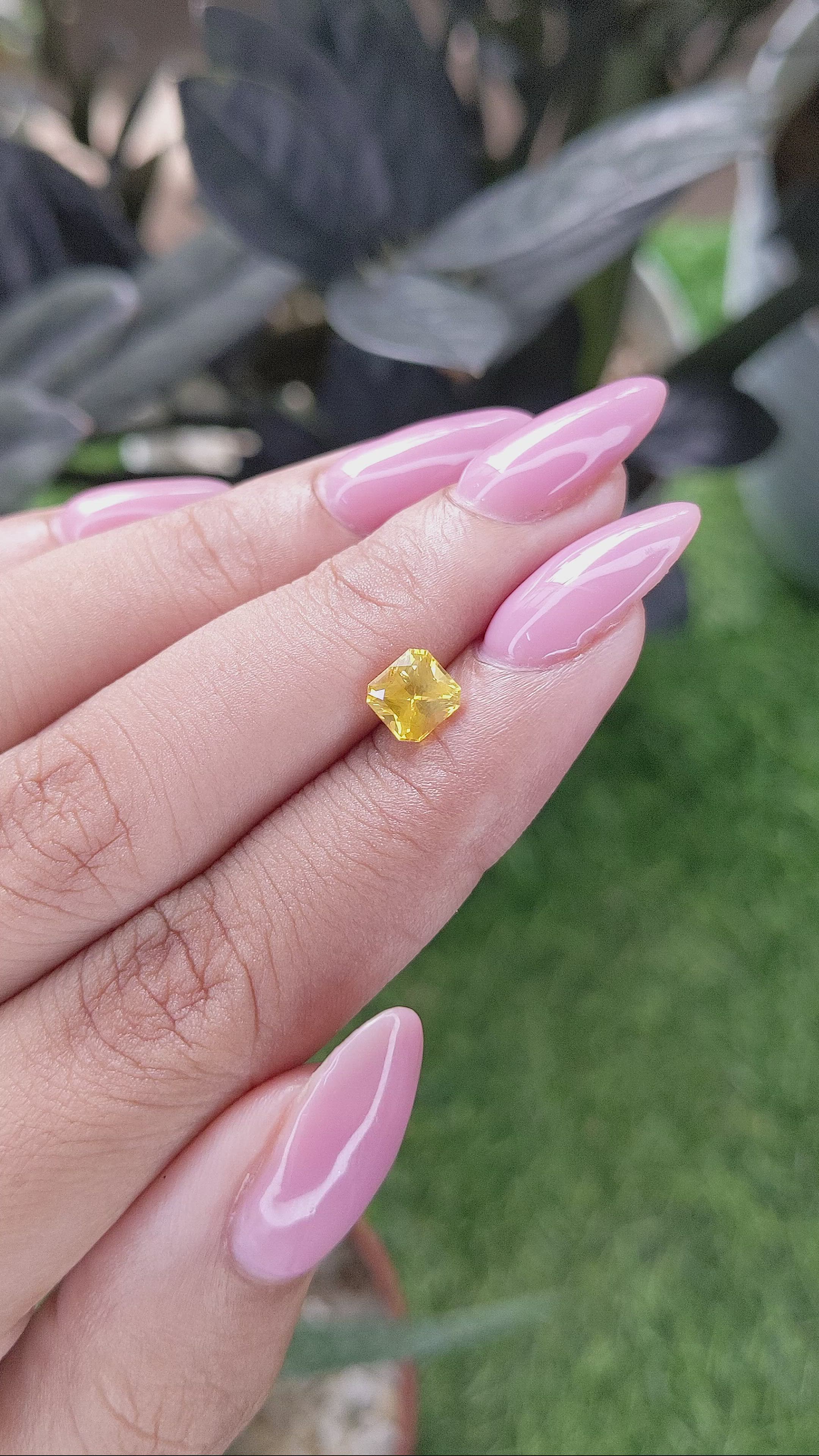 1.06 Ct. Yellow Sapphire from Ceylon (Sri Lanka) Size Video
