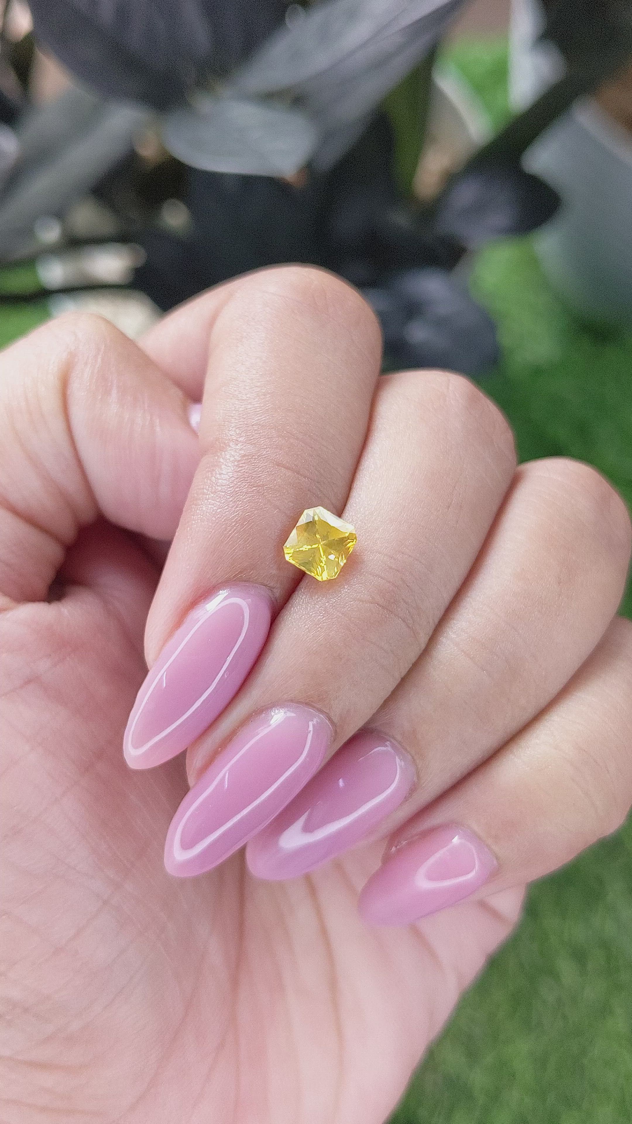 1.06 Ct. Yellow Sapphire from Ceylon (Sri Lanka) Size Video