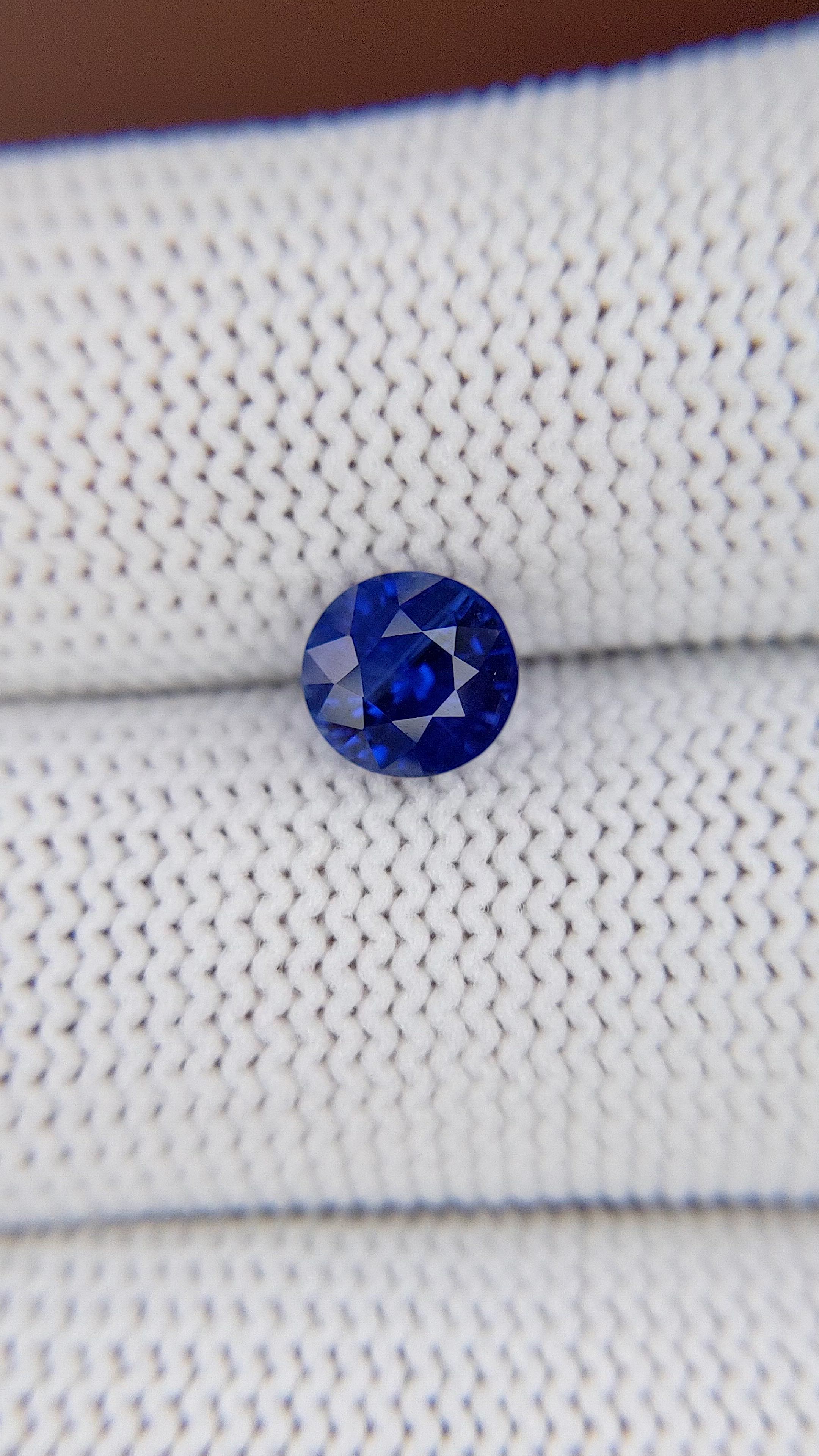 1.53 Ct. Blue Sapphire from Ceylon (Sri Lanka) Size Video