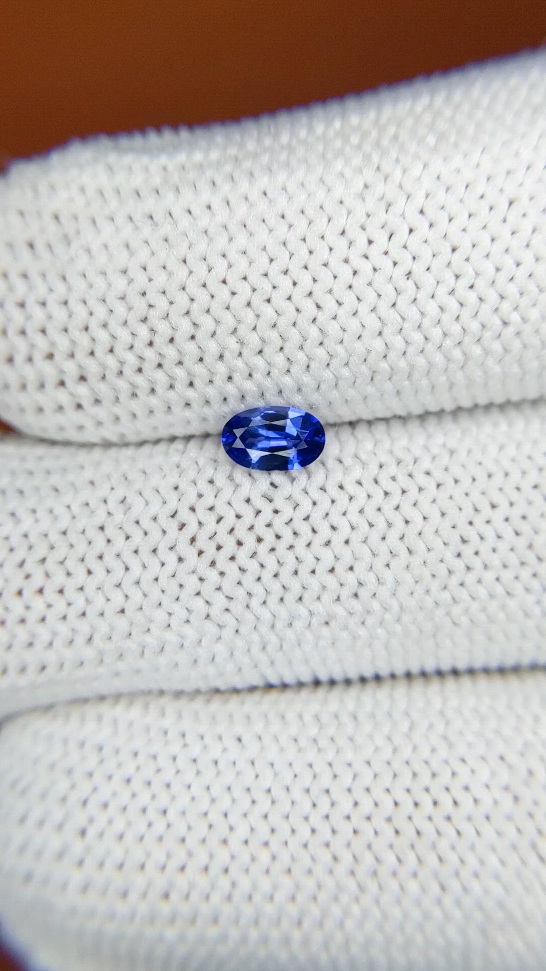 0.35 Ct. Blue Sapphire from Ceylon (Sri Lanka) Size Video