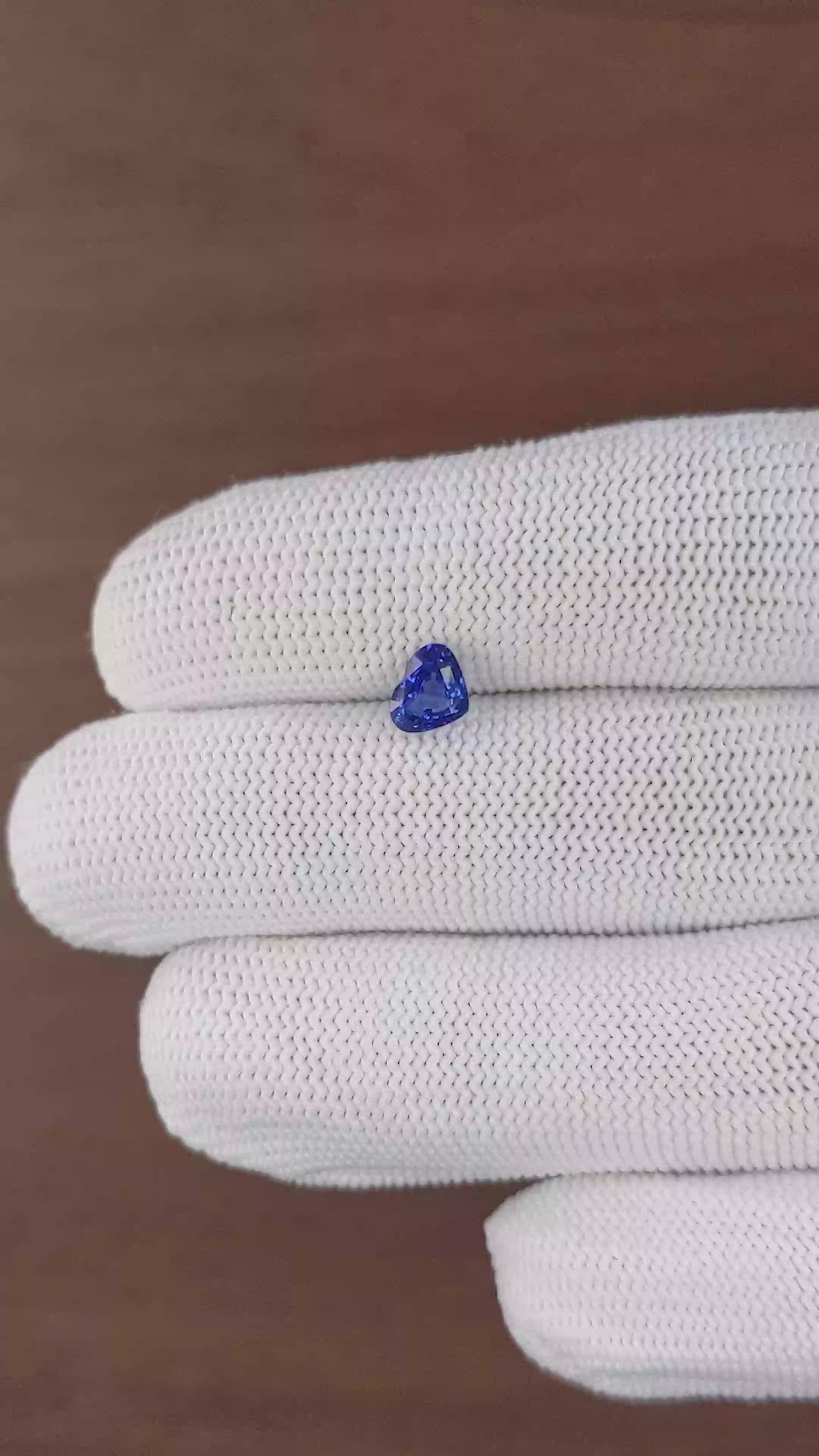1.04 Ct. Blue Sapphire from Ceylon (Sri Lanka) Size Video