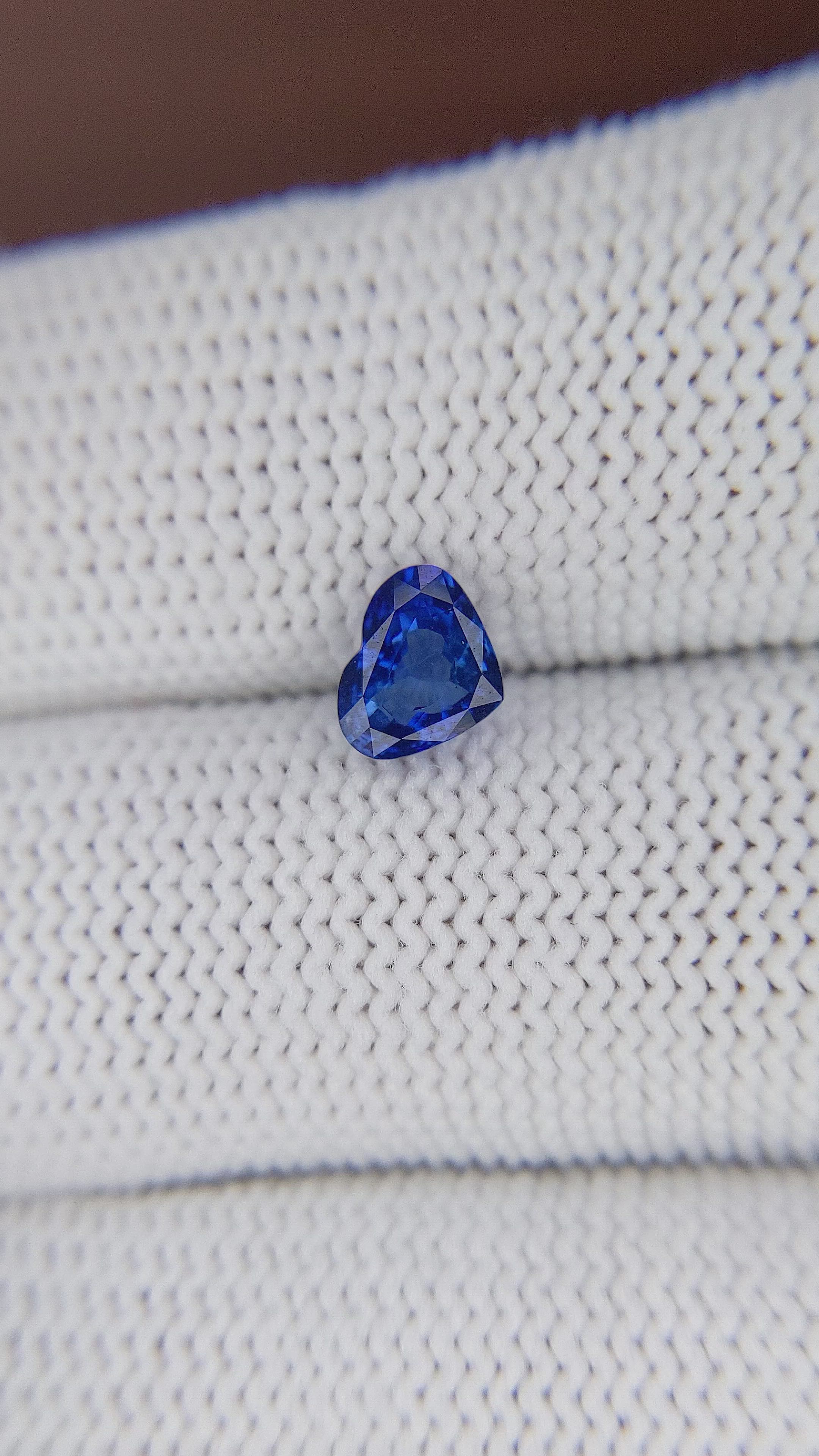 1.04 Ct. Blue Sapphire from Ceylon (Sri Lanka) Size Video