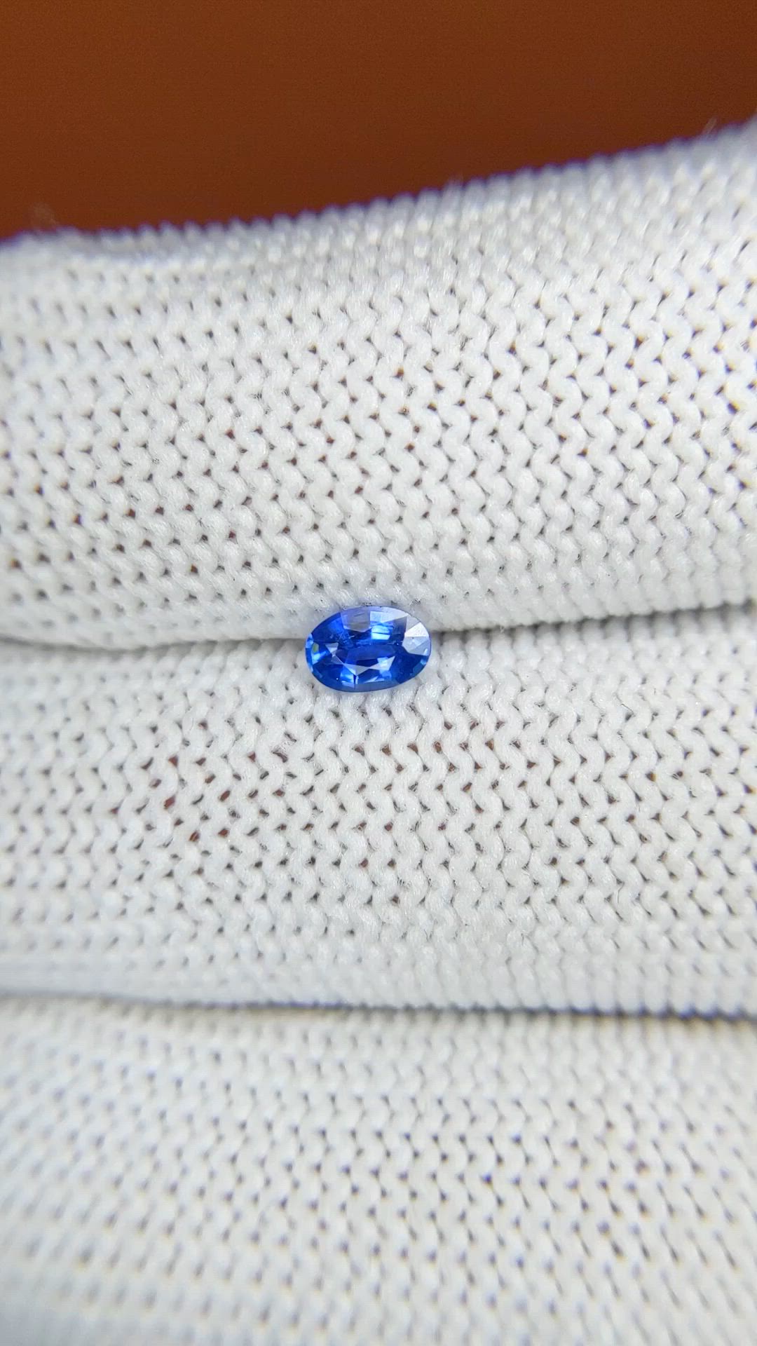 0.29 Ct. Blue Sapphire from Ceylon (Sri Lanka) Size Video