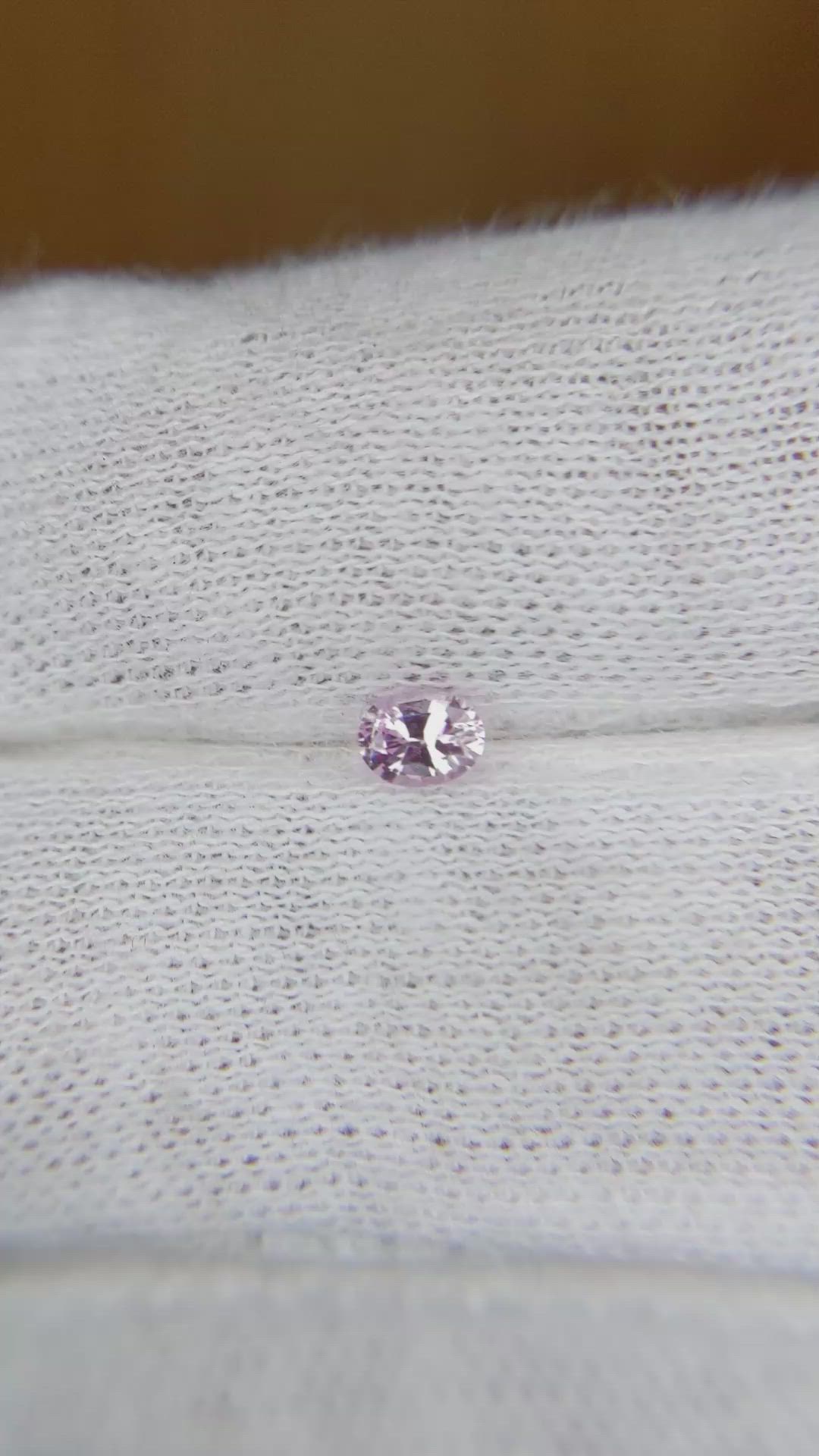 0.25 Ct. Sapphire from Ceylon (Sri Lanka) Size Video