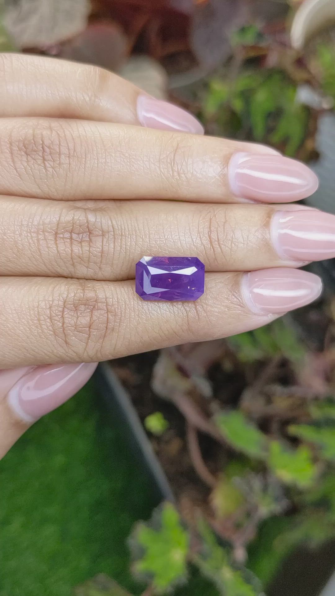7.87 Ct. Pinkish Purple Sapphire from Ceylon (Sri Lanka) Size Video