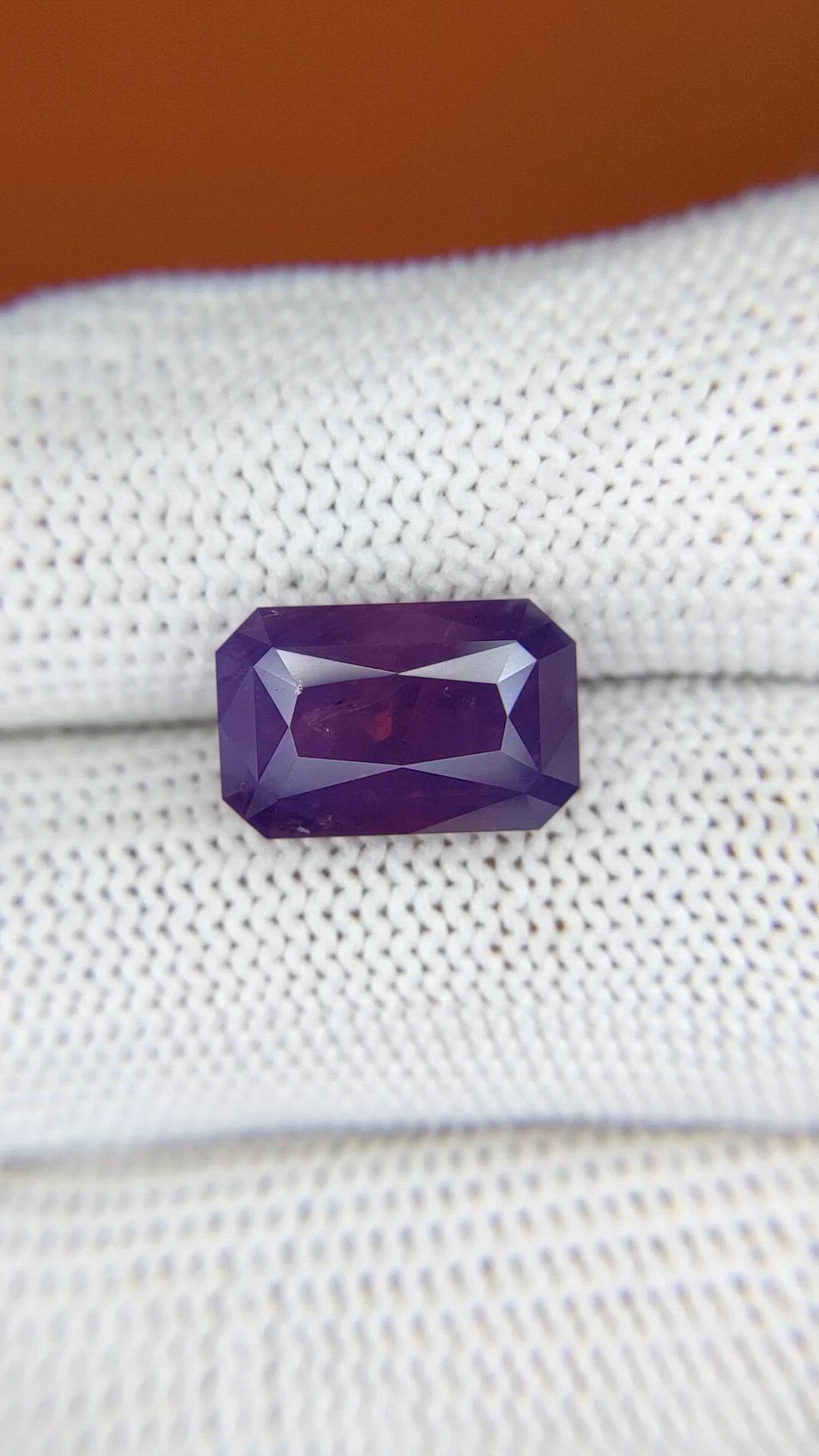 7.87 Ct. Pinkish Purple Sapphire from Ceylon (Sri Lanka) Size Video