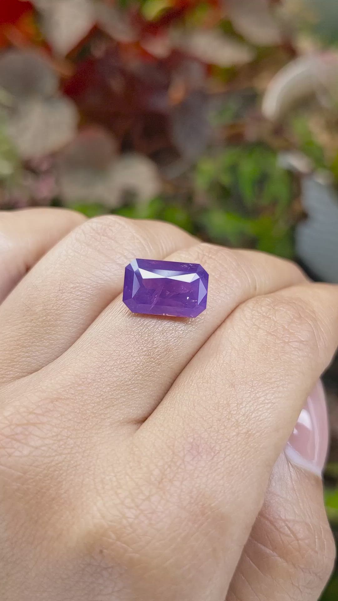 7.87 Ct. Pinkish Purple Sapphire from Ceylon (Sri Lanka) Size Video