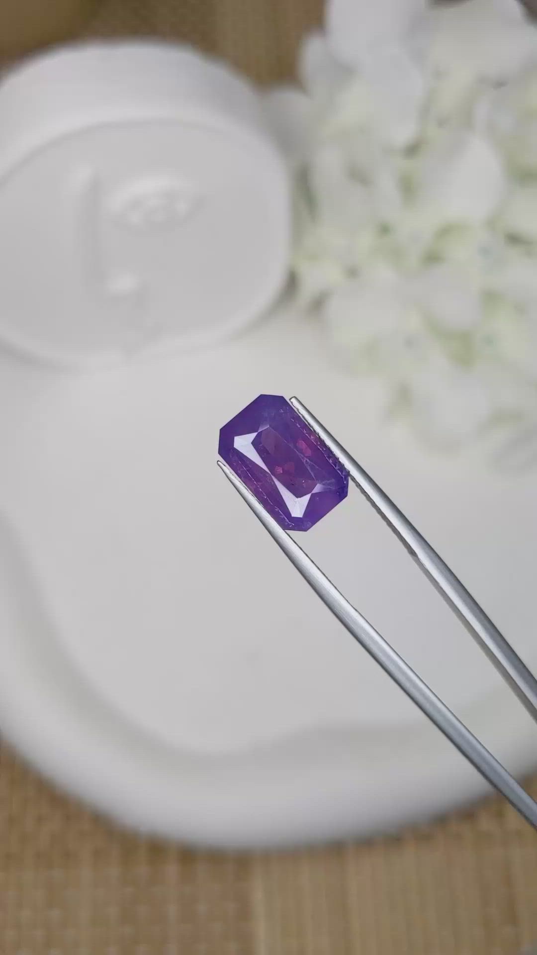 7.87 Ct. Pinkish Purple Sapphire from Ceylon (Sri Lanka) Size Video
