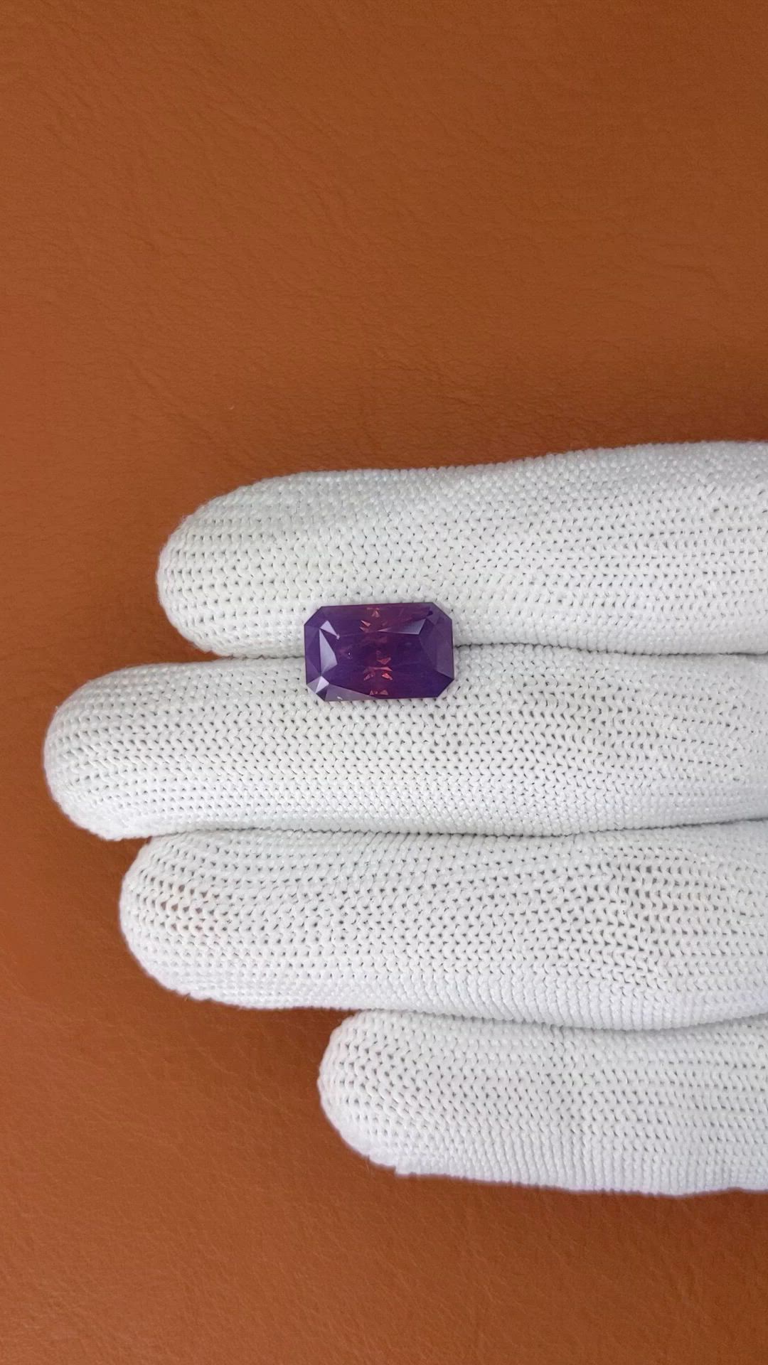 7.87 Ct. Pinkish Purple Sapphire from Ceylon (Sri Lanka) Size Video