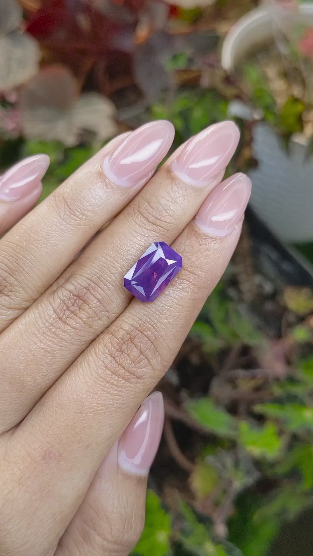 7.87 Ct. Pinkish Purple Sapphire from Ceylon (Sri Lanka) Size Video