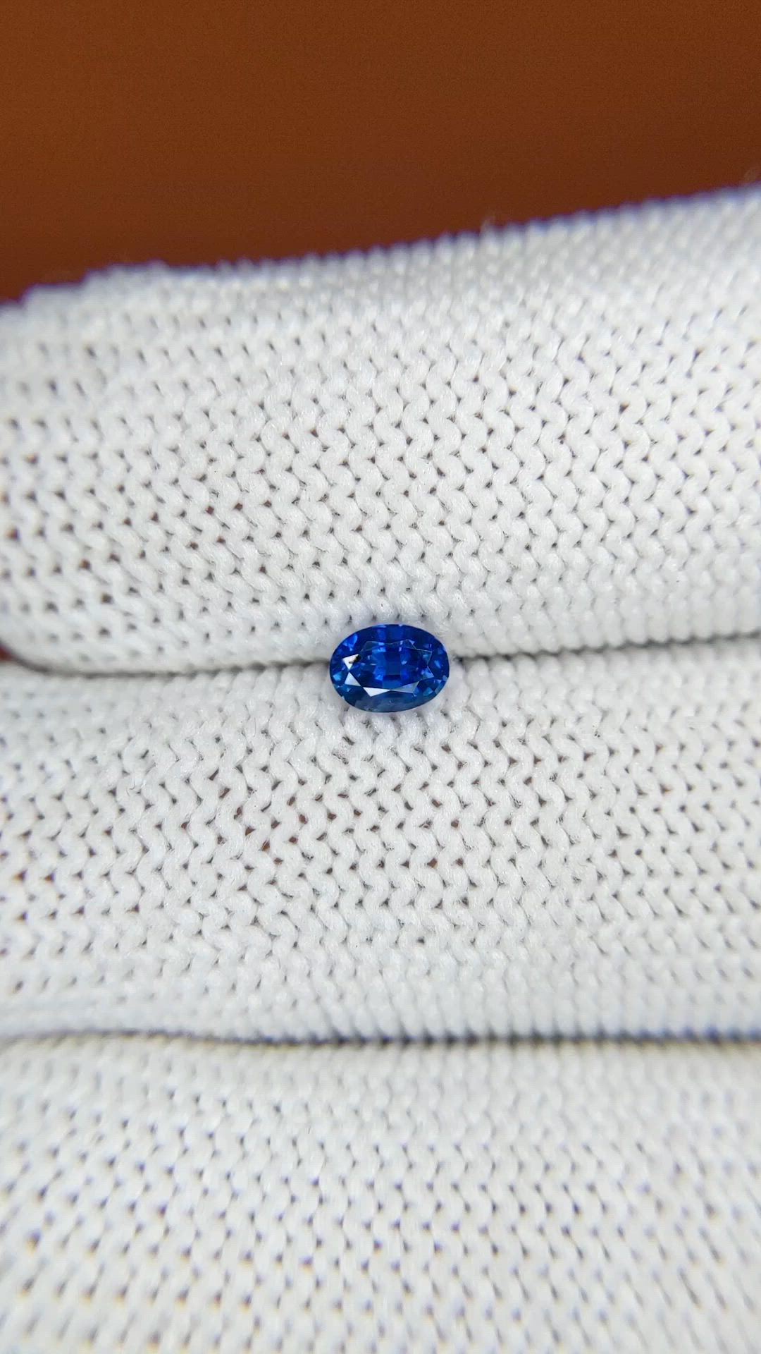 0.39 Ct. Blue Sapphire from Ceylon (Sri Lanka) Size Video