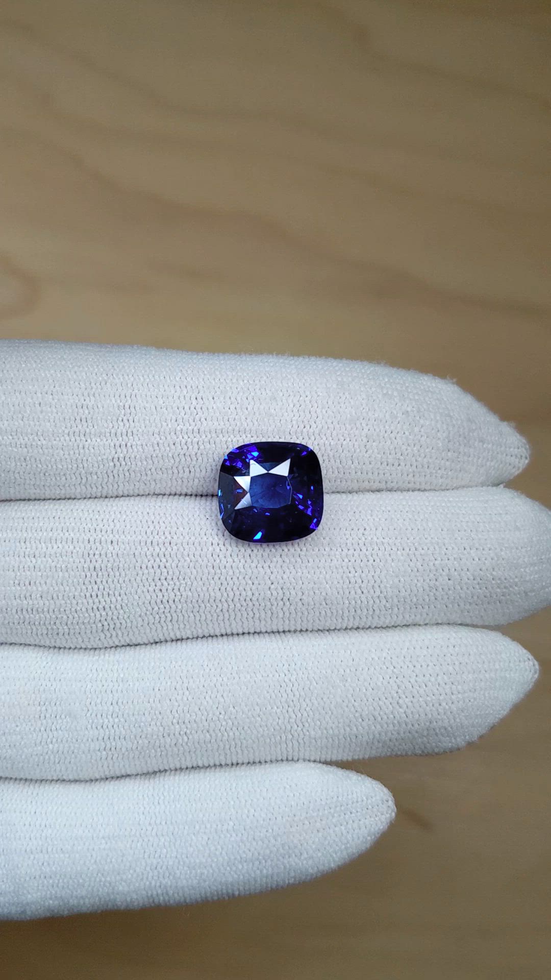 10.19 Ct. Blue Sapphire from Ceylon (Sri Lanka) Size Video