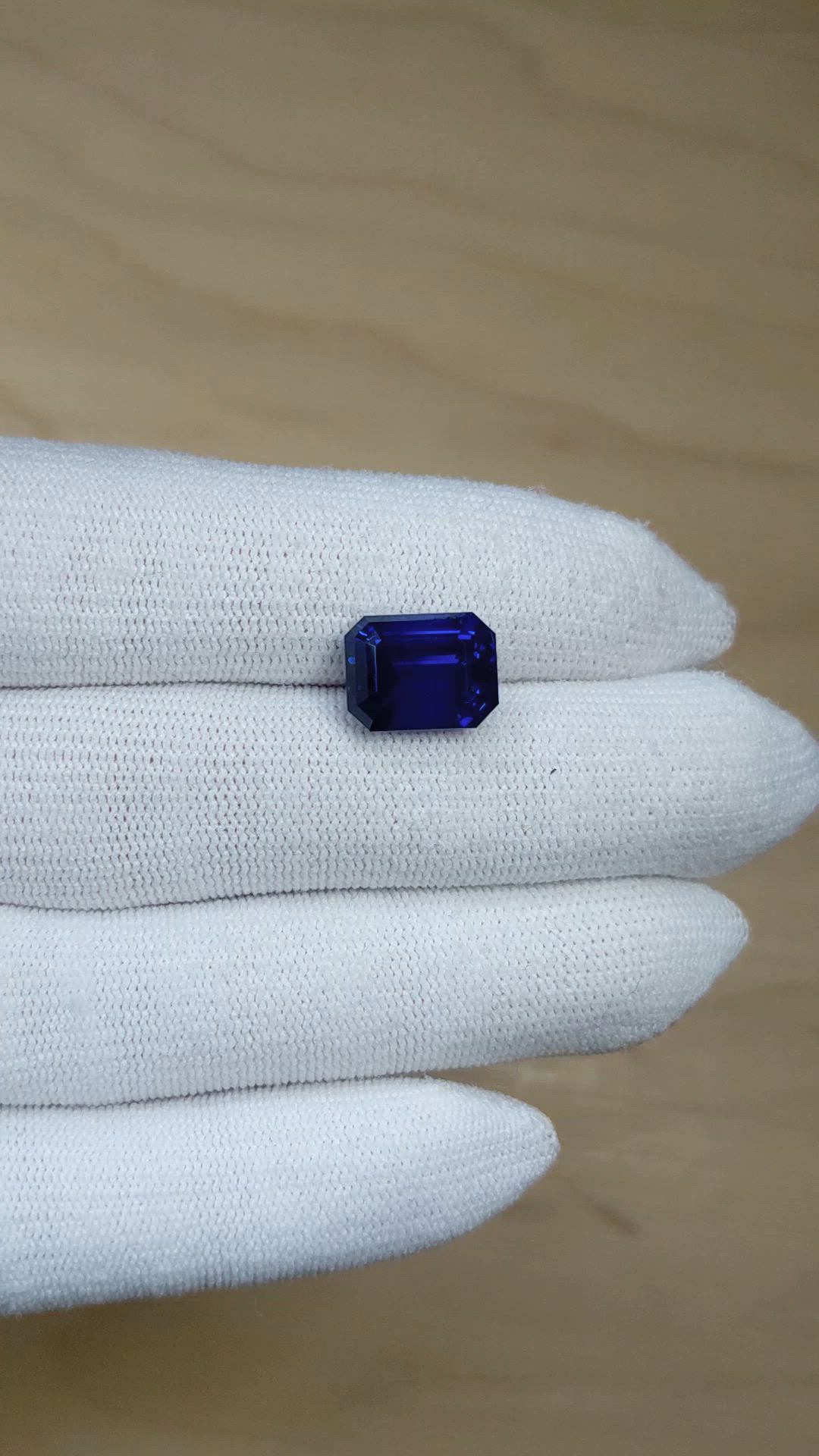 8.47 Ct. Blue Sapphire from Ceylon (Sri Lanka) Size Video