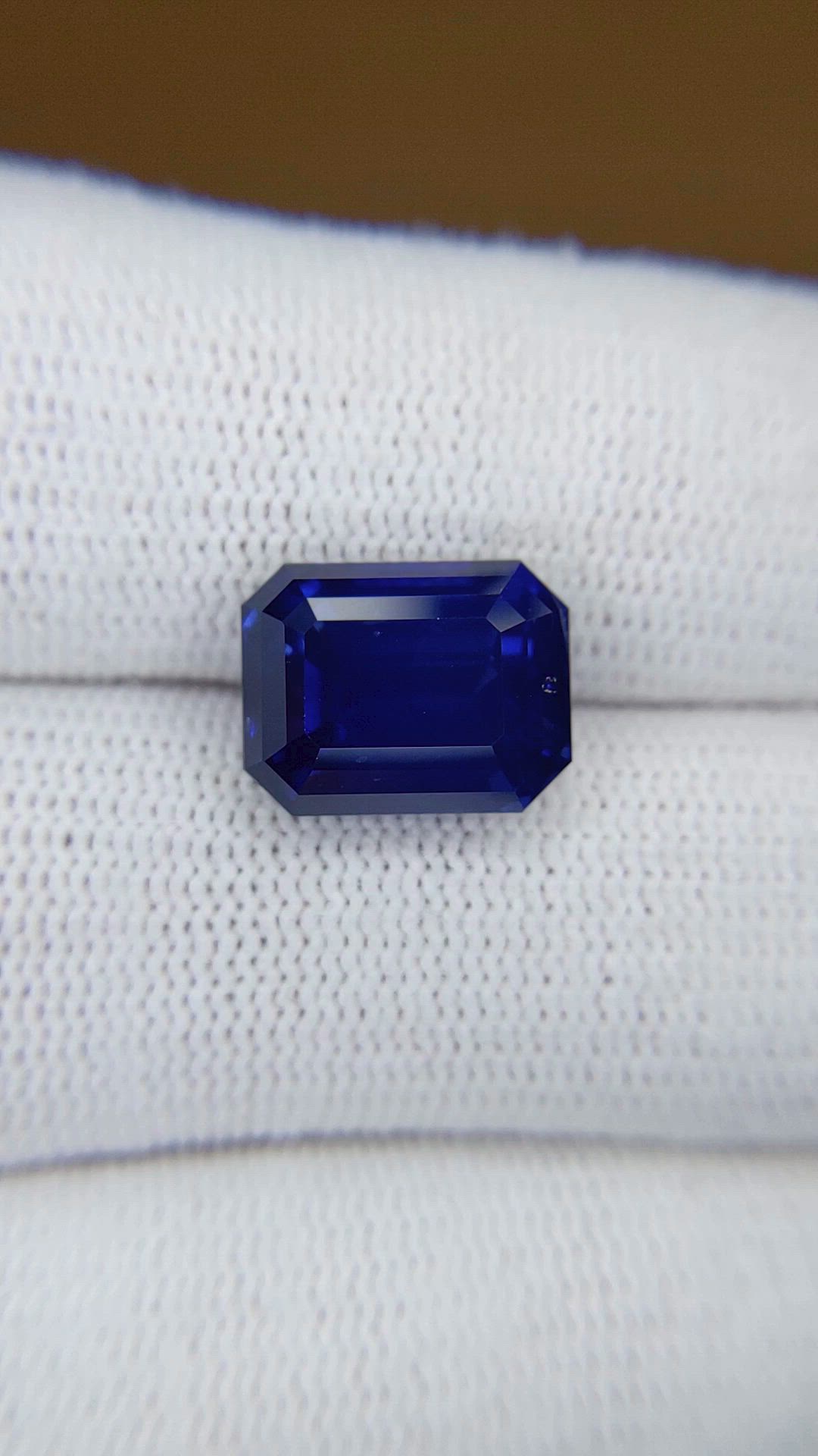 8.47 Ct. Blue Sapphire from Ceylon (Sri Lanka) Size Video
