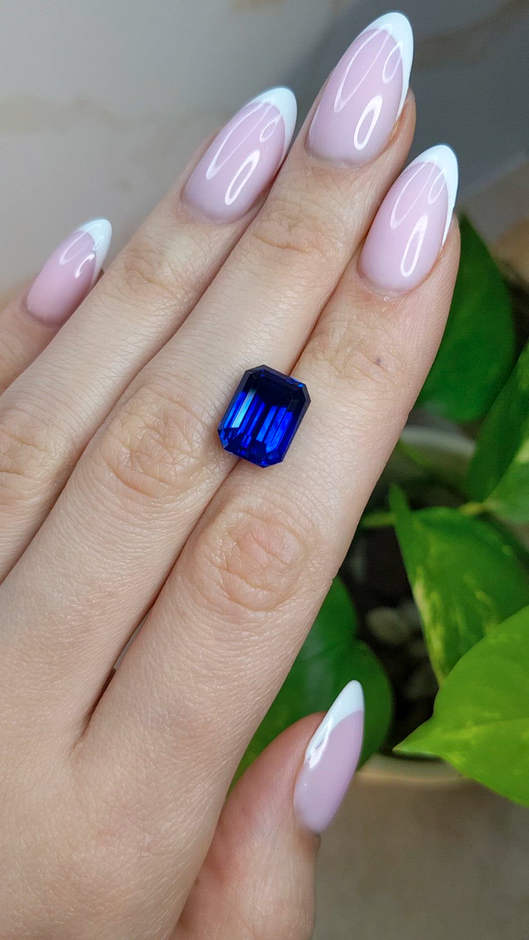 8.47 Ct. Blue Sapphire from Ceylon (Sri Lanka) Size Video