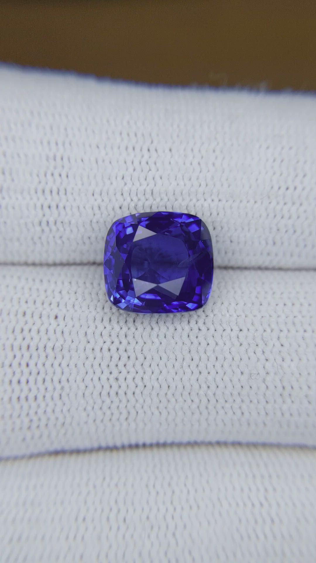 6.12 Ct. Blue Sapphire from Ceylon (Sri Lanka) Size Video