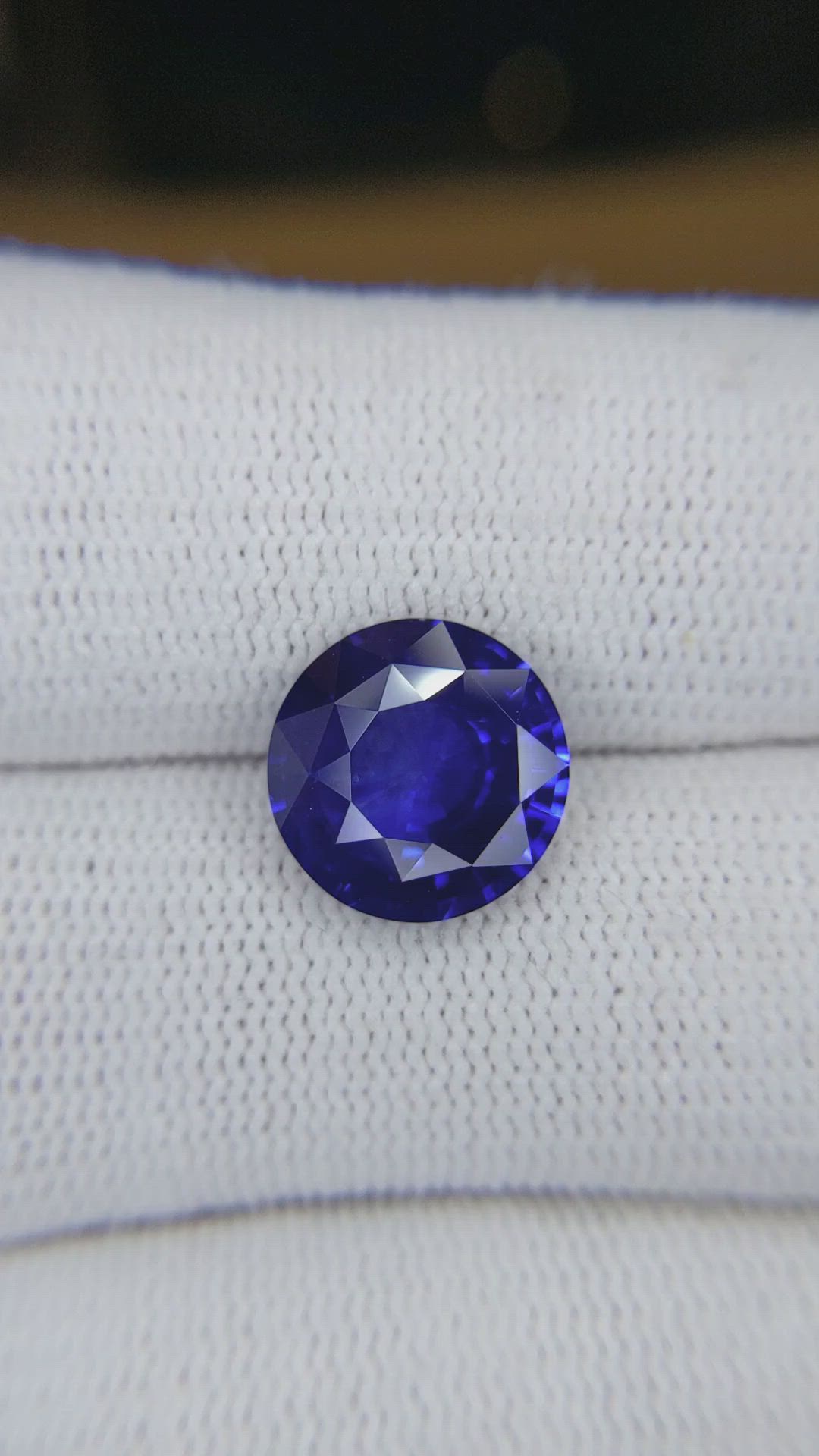 5.05 Ct. Blue Sapphire from Ceylon (Sri Lanka) Size Video