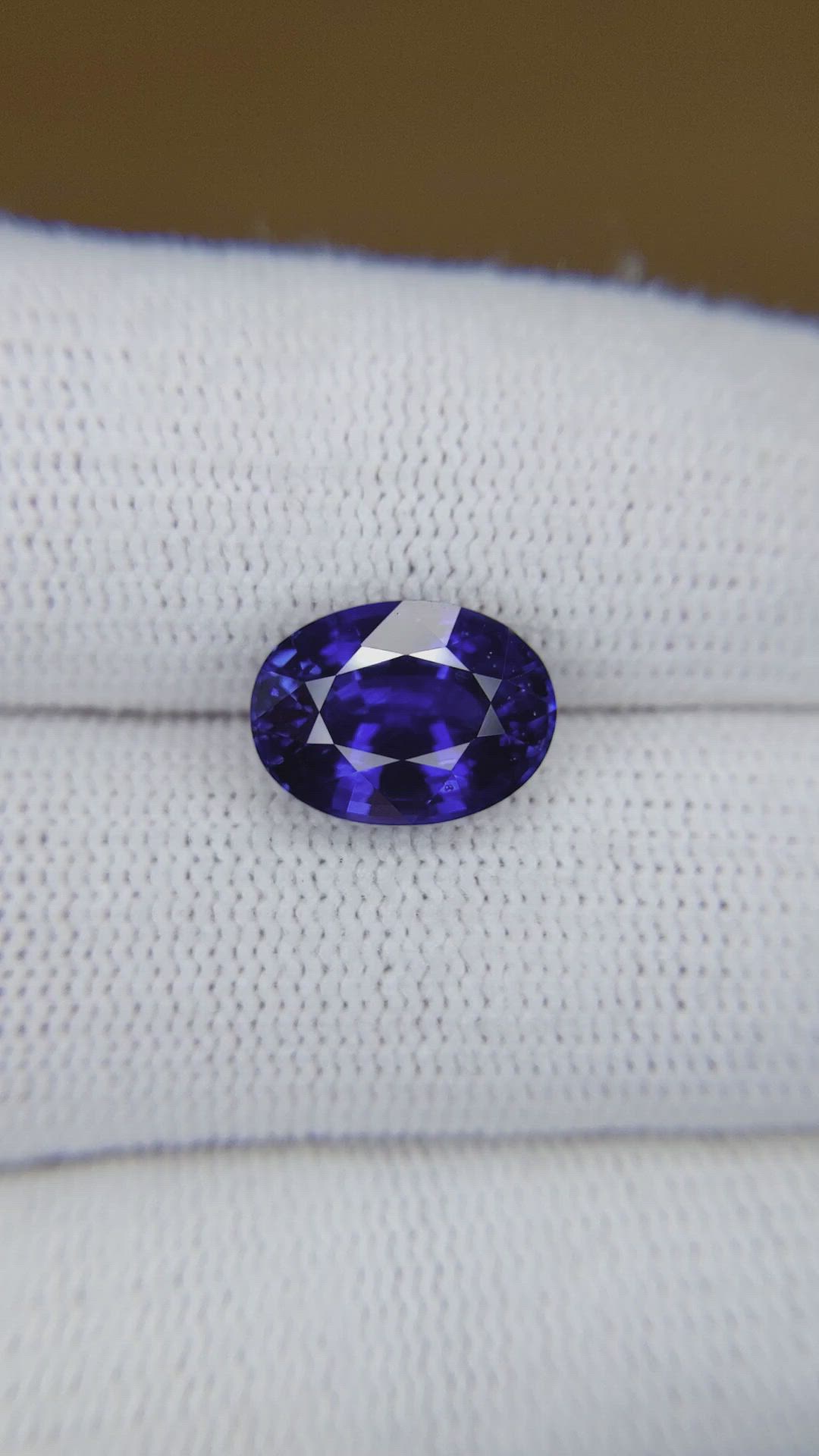 4.89 Ct. Blue Sapphire from Burma (Myanmar) Size Video