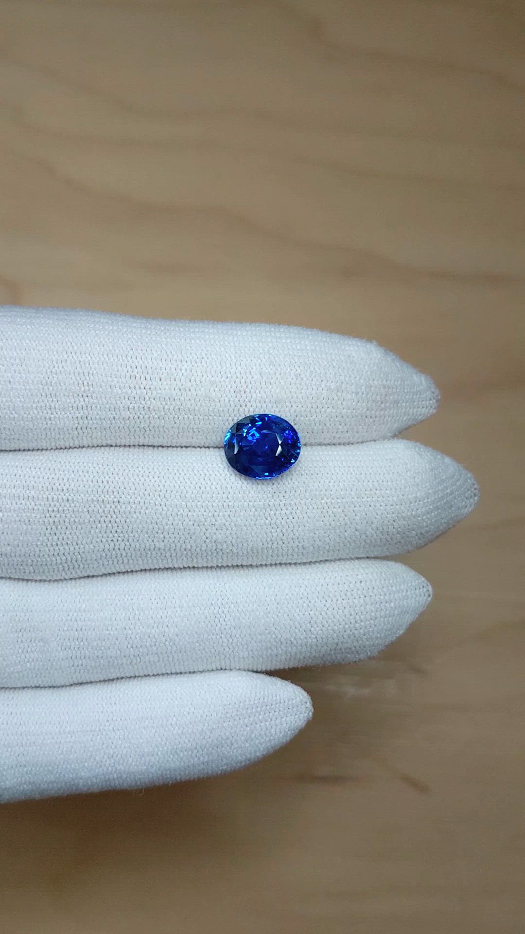 5.01 Ct. Blue Sapphire from Ceylon (Sri Lanka) Size Video