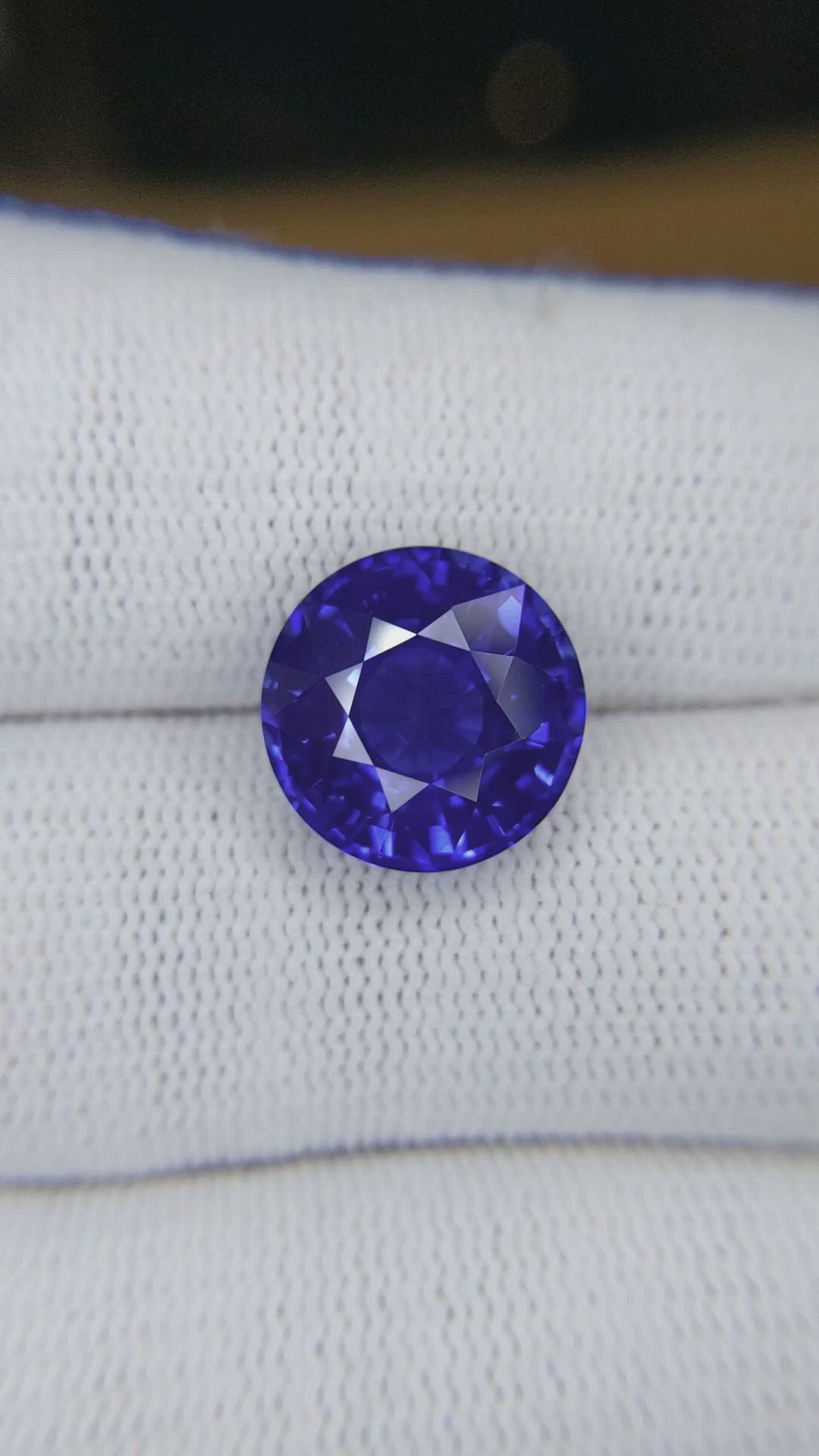 8.50 Ct. Blue Sapphire from Ceylon (Sri Lanka) Size Video