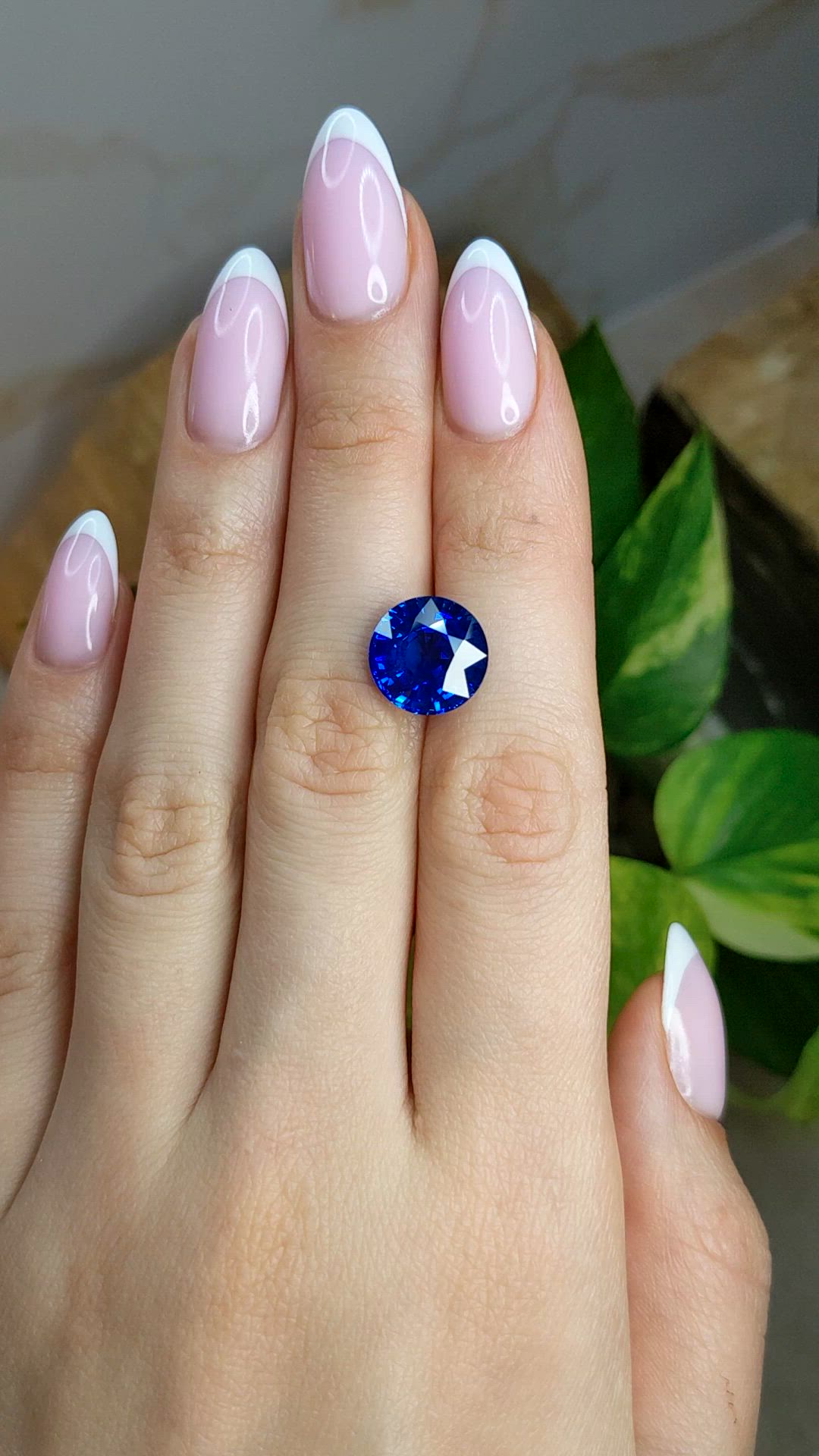 8.50 Ct. Blue Sapphire from Ceylon (Sri Lanka) Size Video