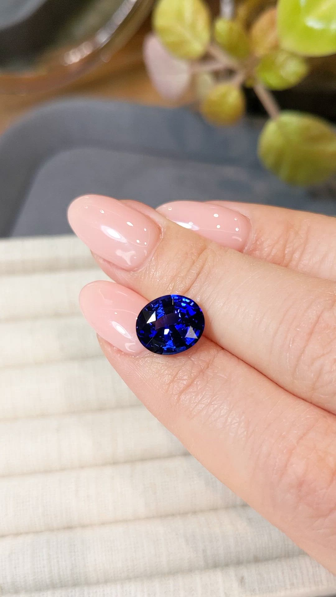 4.62 Ct. Blue Opalescence Sapphire from Ceylon (Sri Lanka) Size Video