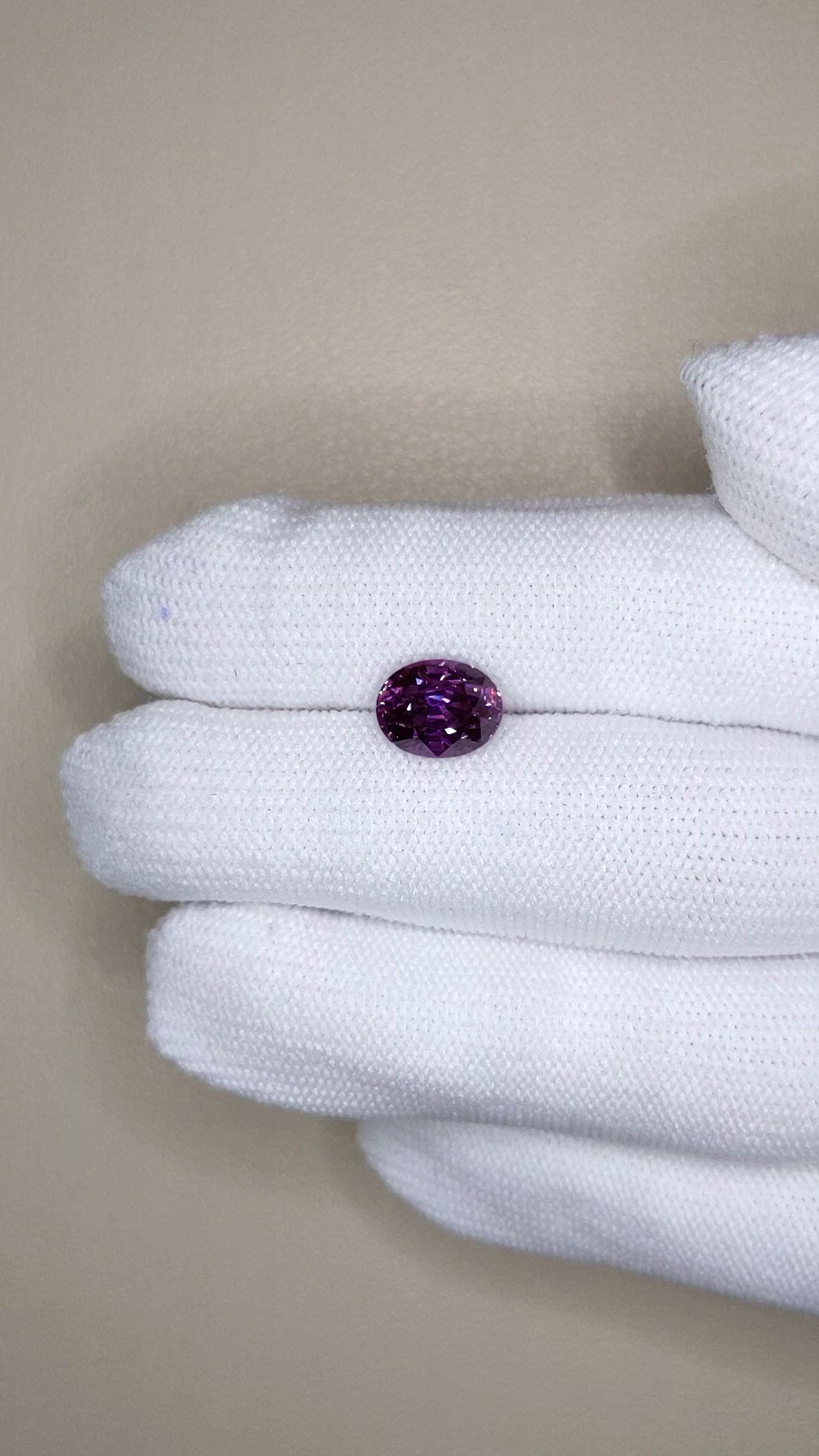 3.05 Ct. Pinkish Purple Sapphire from Ceylon (Sri Lanka) Size Video